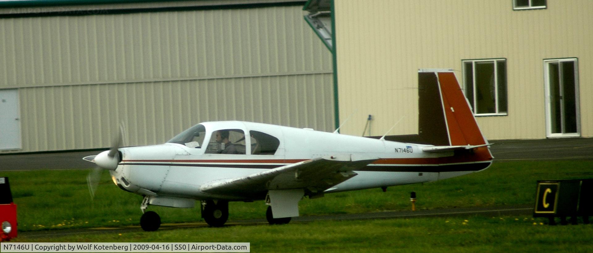 N7146U, 1964 Mooney M20E C/N 385, rolling toward the active