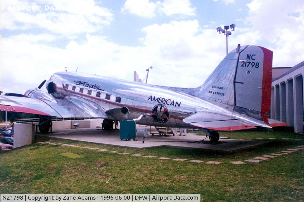 N21798, 1940 Douglas DC-3 C/N 2202, CR Smith (American Airlines) Museum DC-3 display