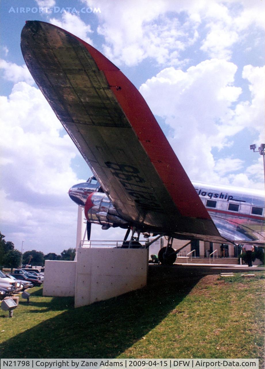 N21798, 1940 Douglas DC-3 C/N 2202, CR Smith (American Airlines) Museum DC-3 display