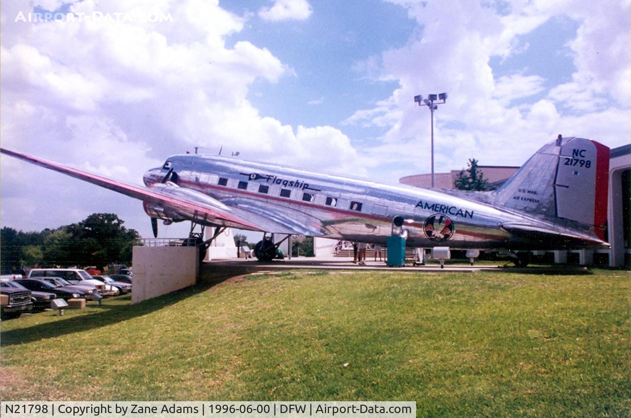 N21798, 1940 Douglas DC-3 C/N 2202, CR Smith (American Airlines) Museum DC-3 display