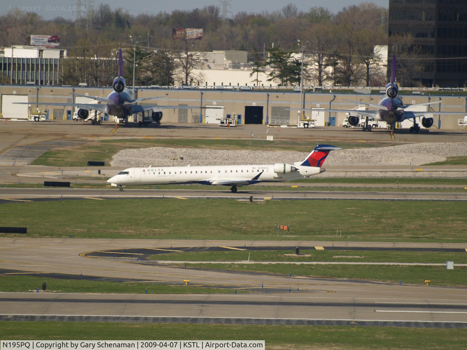 N195PQ, 2008 Bombardier CRJ-900ER (CL-600-2D24) C/N 15195, JUST LANDED AT THE FAR END OF ST. LOUIS