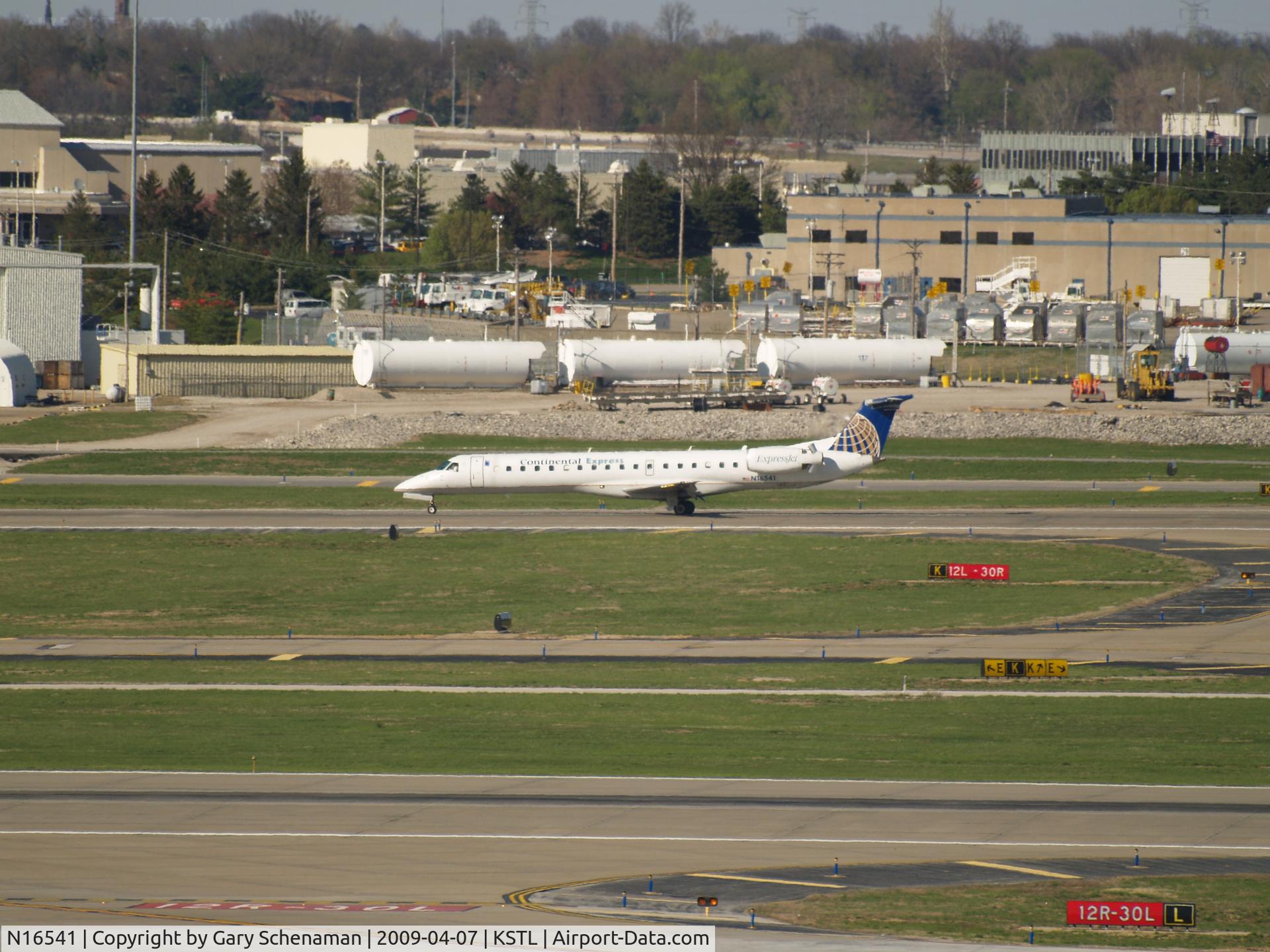 N16541, 2001 Embraer ERJ-145LR (EMB-145LR) C/N 145542, JUST LANDED