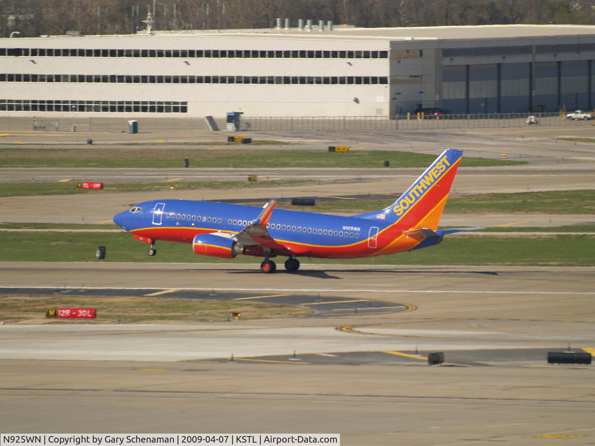 N925WN, 2008 Boeing 737-7H4 C/N 36630, TAKE OFF ROLL