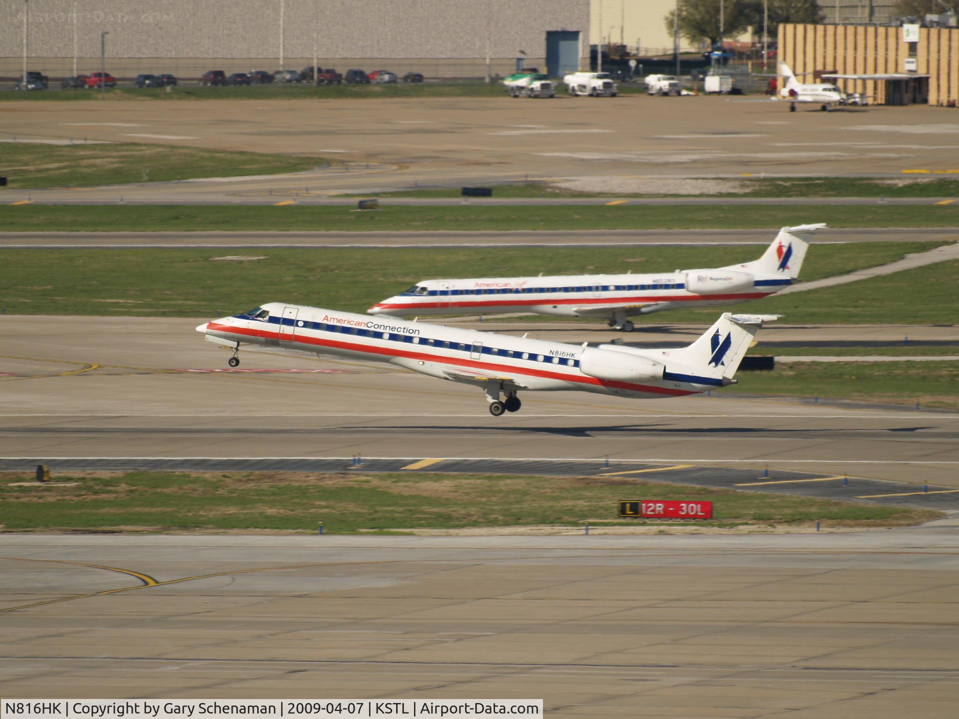 N816HK, 1998 Embraer ERJ-145LR (EMB-145LR) C/N 145055, TAKE OFF ROLL