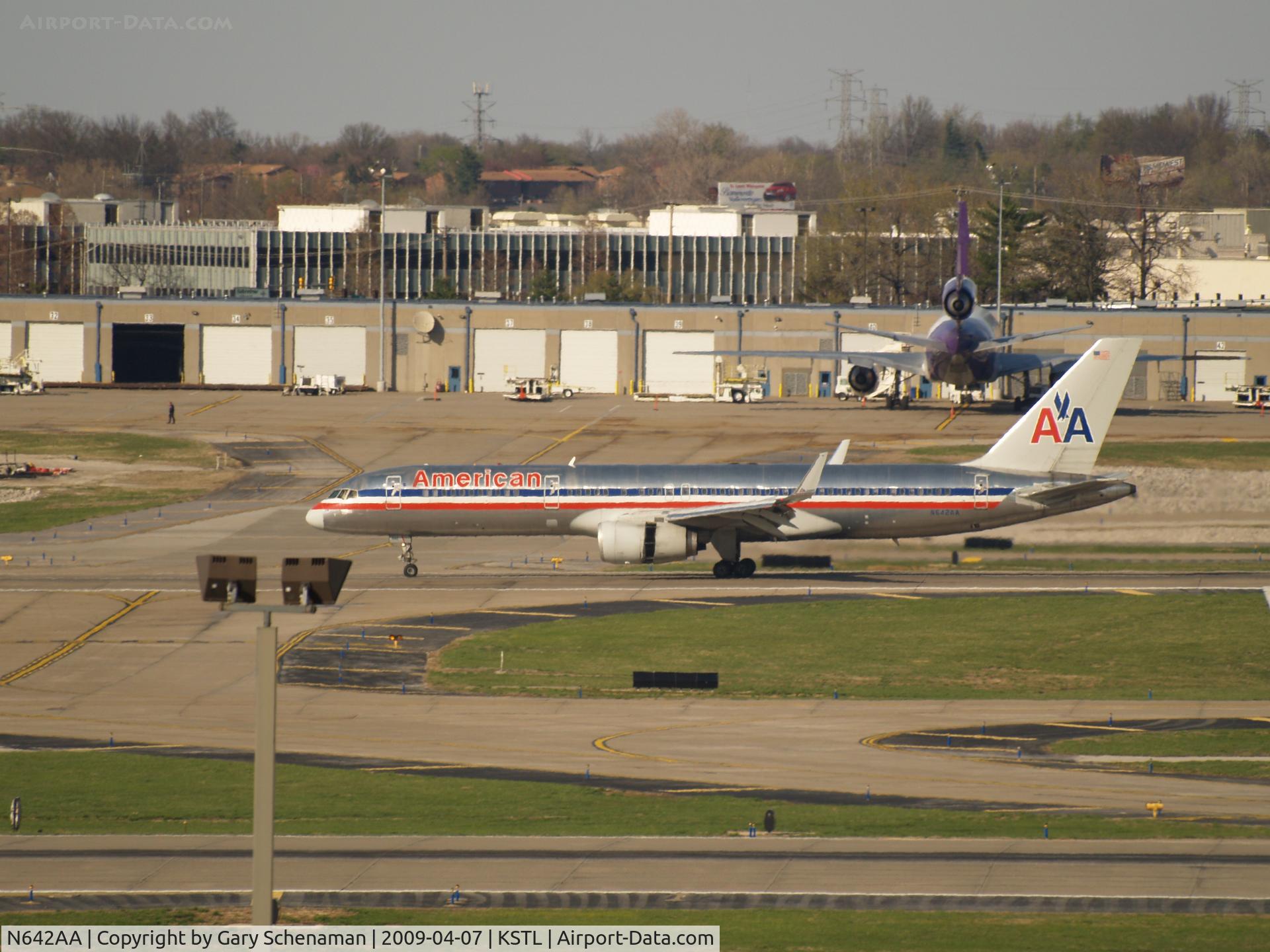 N642AA, 1991 Boeing 757-223 C/N 24600, JUST LANDED