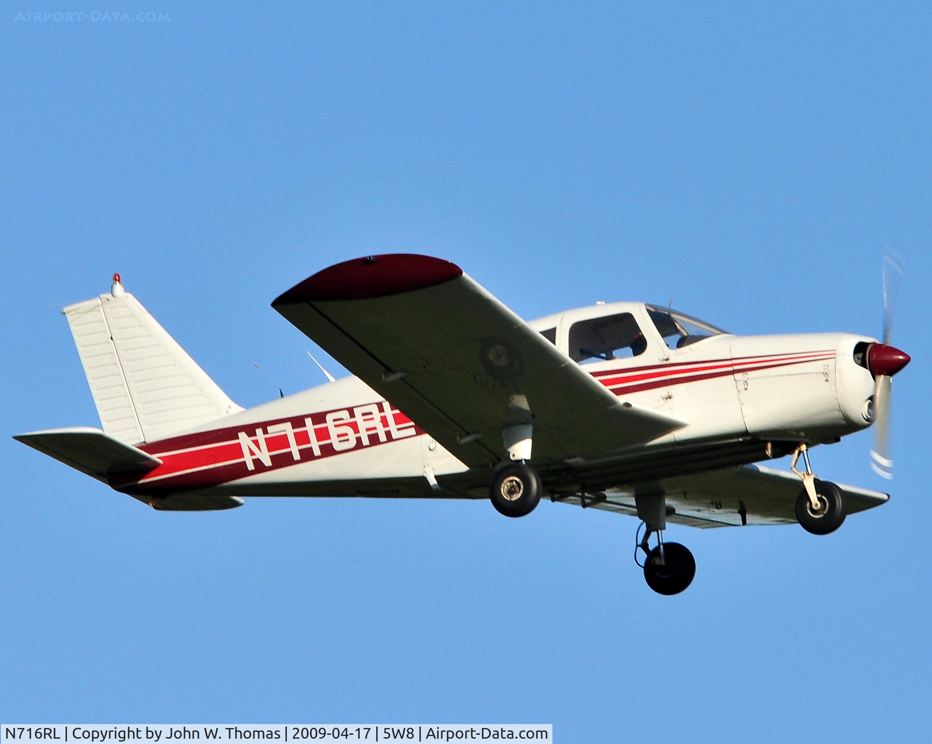 N716RL, 1972 Piper PA-28-140 C/N 28-7225365, Departing runway 22