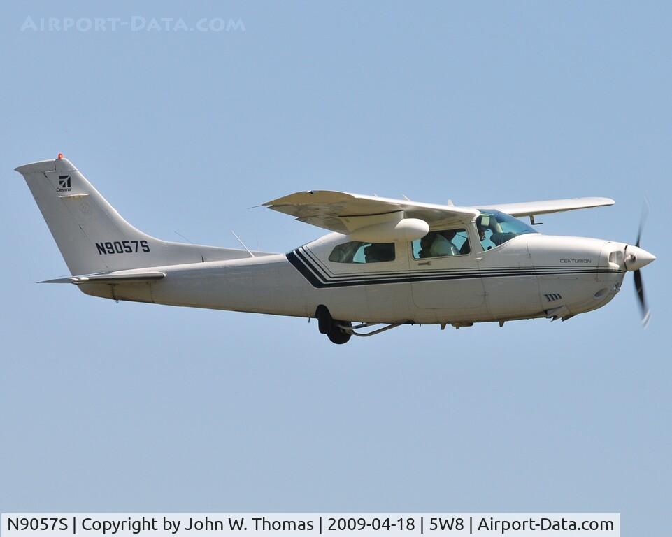 N9057S, Cessna 210R Centurion C/N 21065009, Departing runway 22