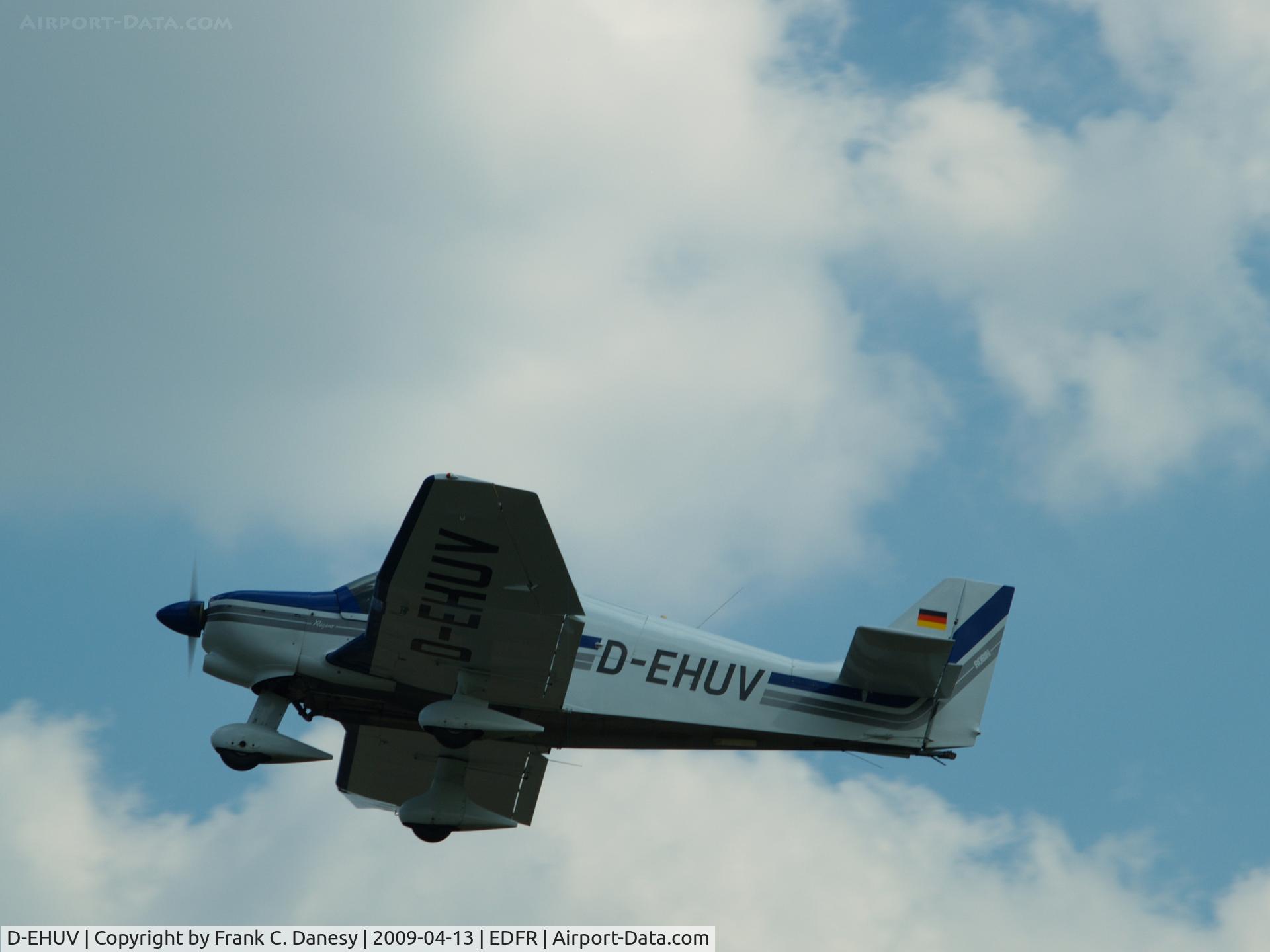 D-EHUV, Robin DR-400-180 Regent C/N 1596, D-EHUV taking off at Rothenburg o.d. Tauber