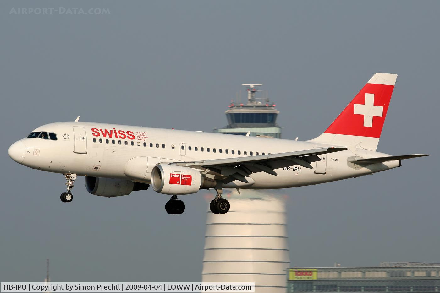 HB-IPU, 1997 Airbus A319-112 C/N 713, HB-IPU @ Vienna Airport
