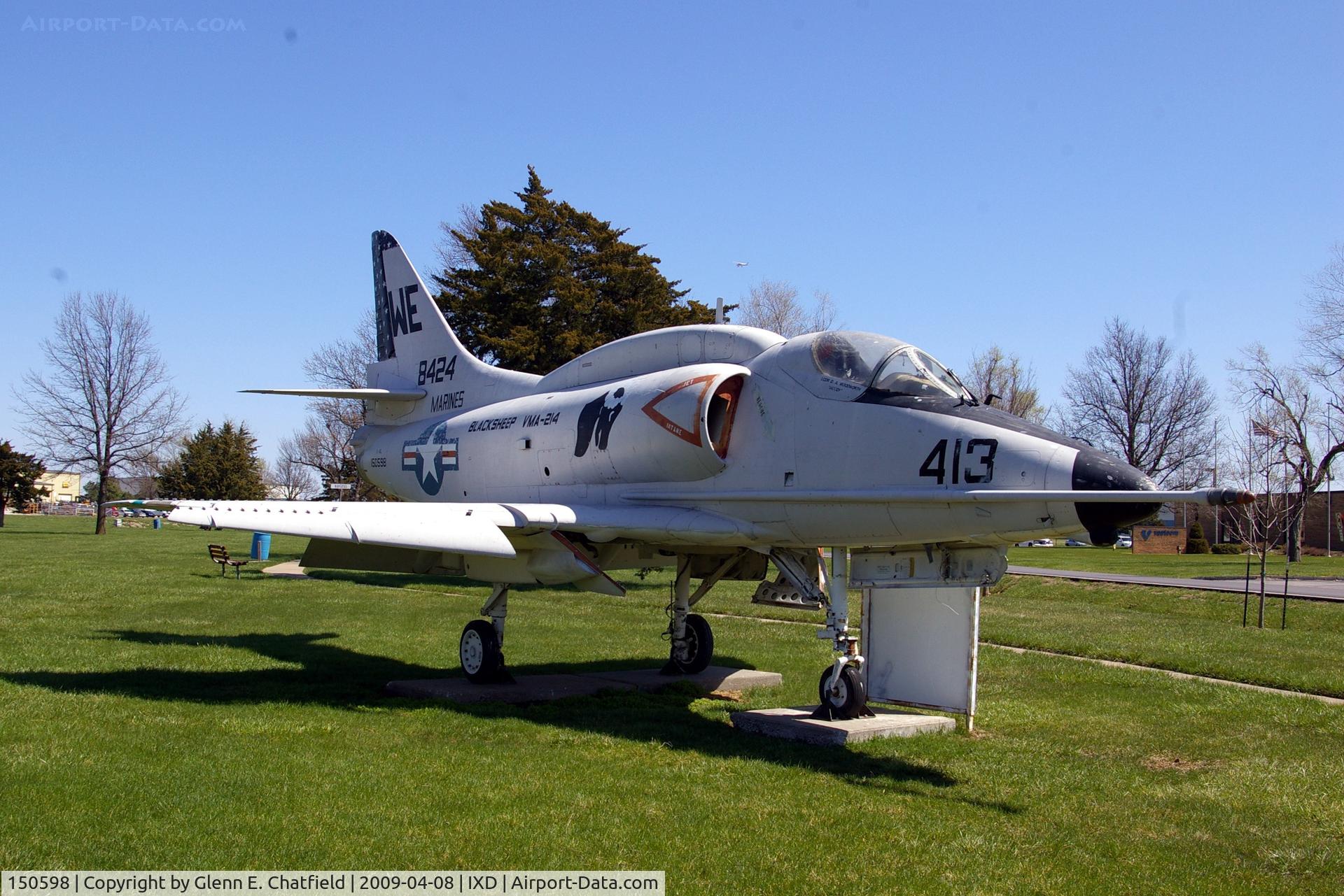 150598, Douglas A-4C Skyhawk C/N 13011, Displayed by the Army National Guard area