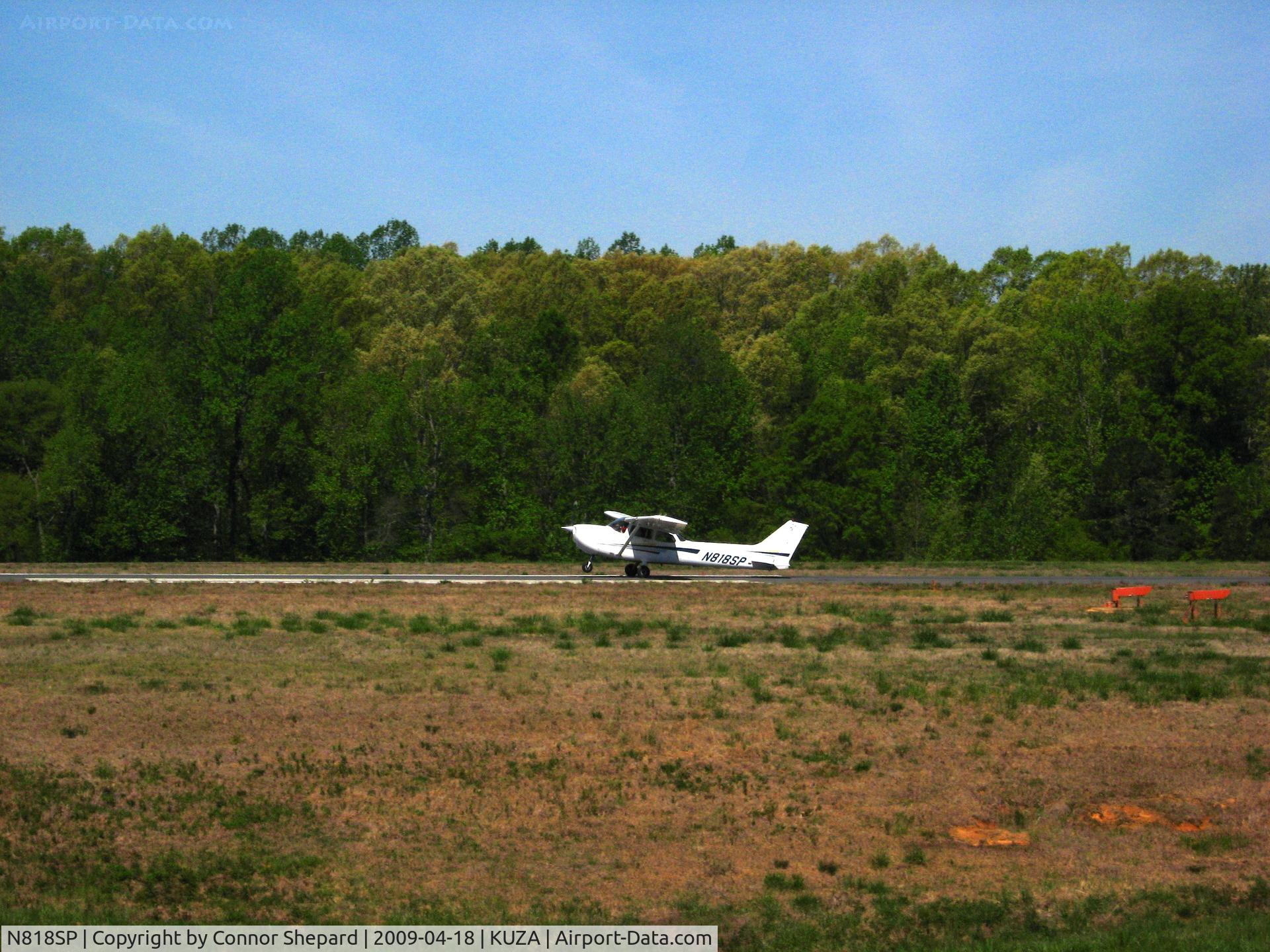 N818SP, 2001 Cessna 172S C/N 172S8734, Rotate!