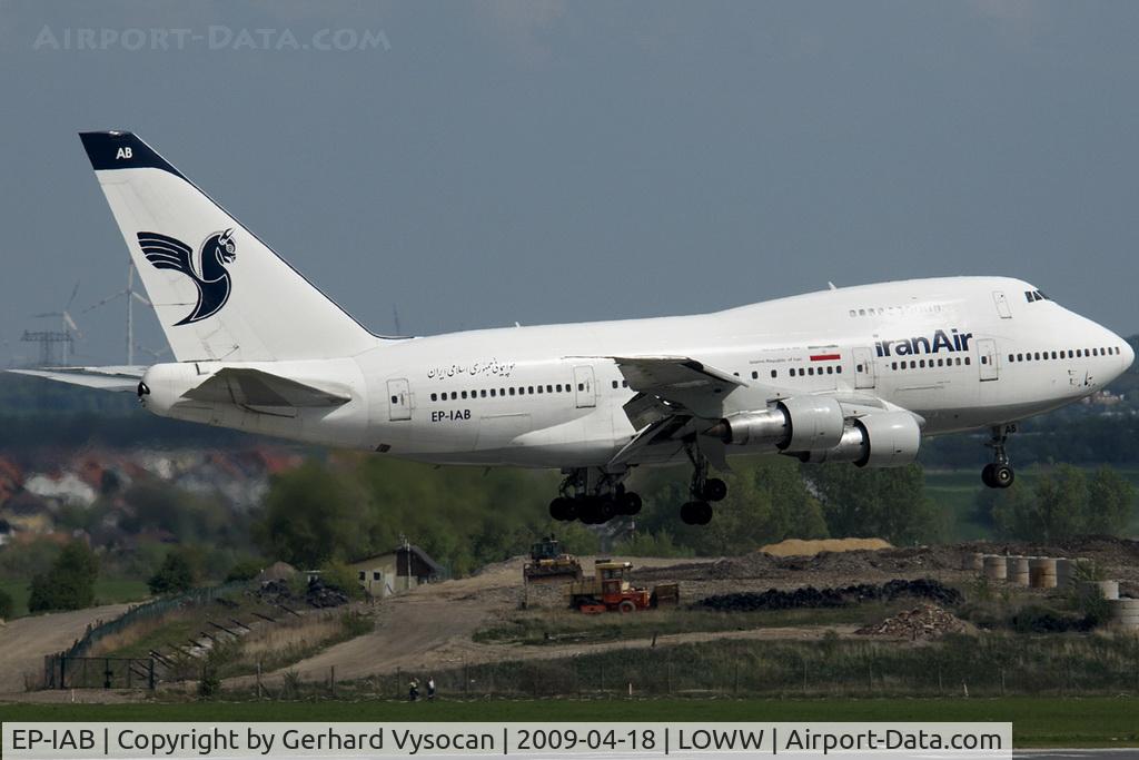 EP-IAB, 1976 Boeing 747SP-86 C/N 20999, rare visitor @ vie