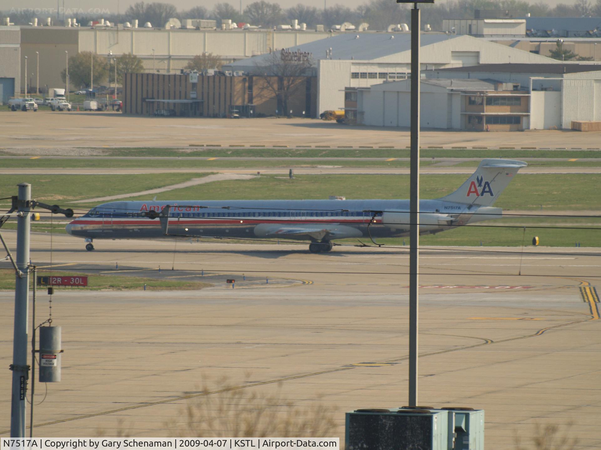 N7517A, 1990 McDonnell Douglas MD-82 (DC-9-82) C/N 49894, JUST LANDED