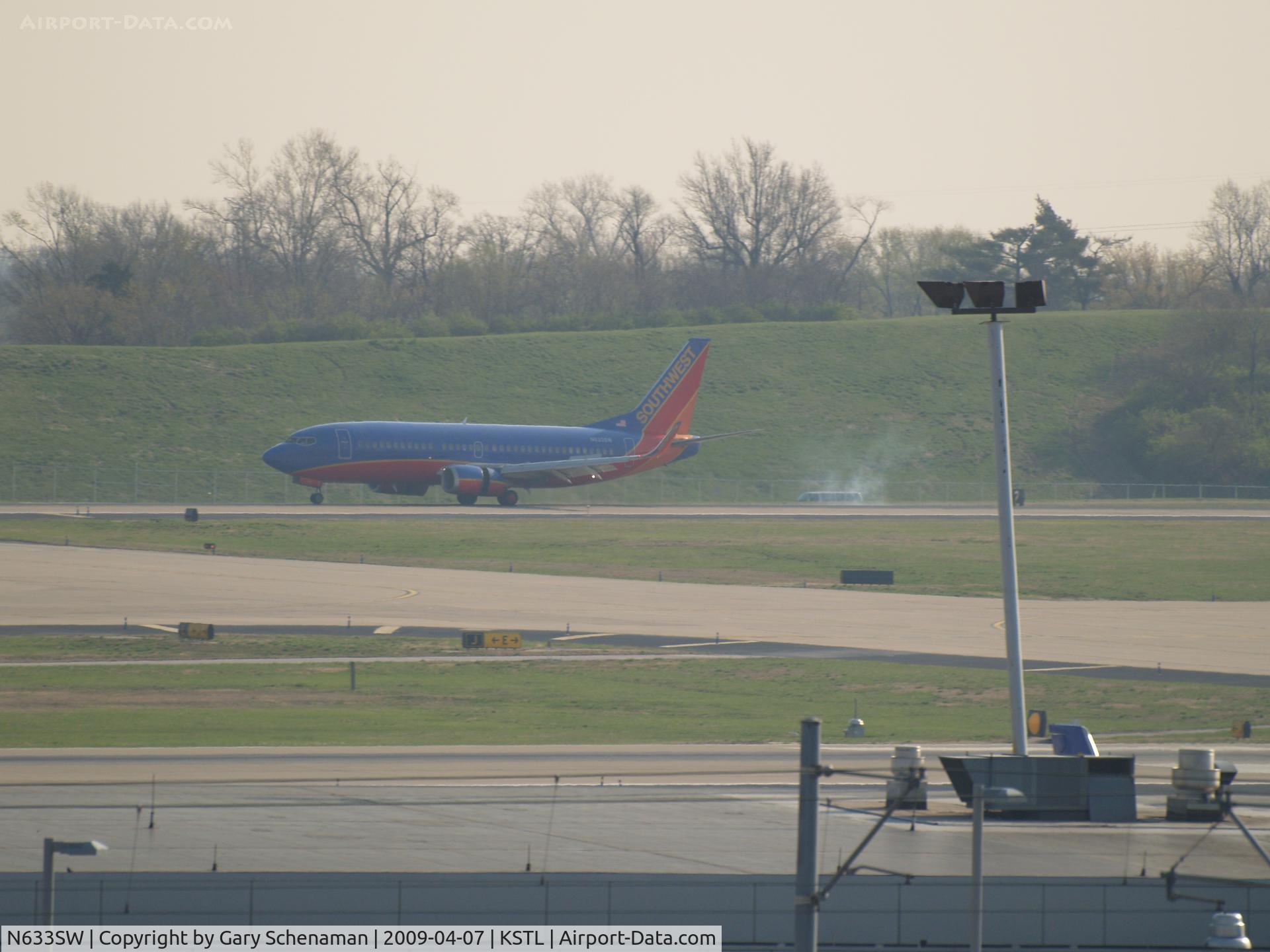 N633SW, 1996 Boeing 737-3H4 C/N 27936, JUS LANDED