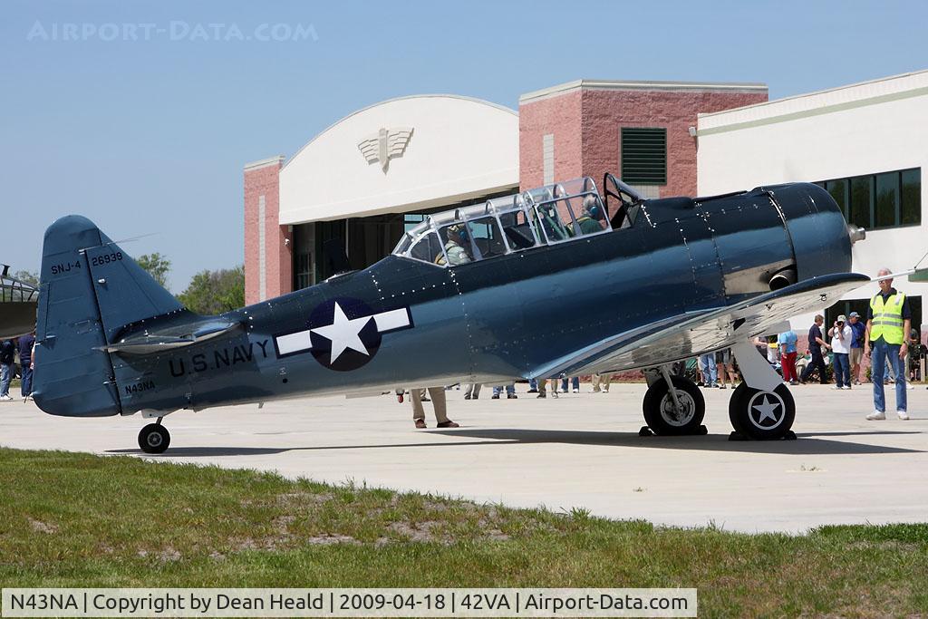 N43NA, 1943 North American SNJ-4 Texan C/N 88-11798, 1943 North American SNJ-4 N43NA on the ramp after engine start-up.