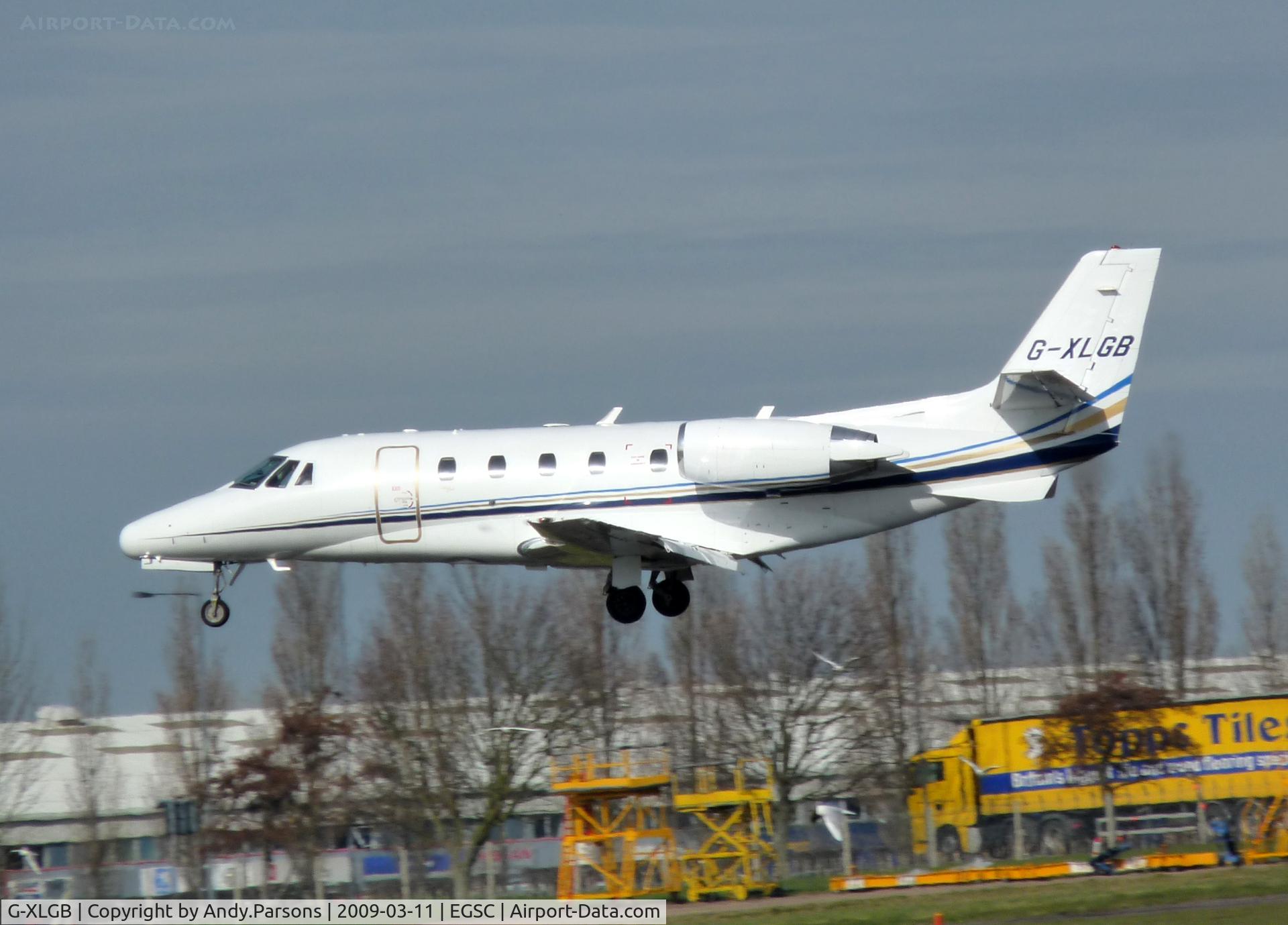 G-XLGB, 2002 Cessna 560XL Citation Excel C/N 560-5259, Landing at Cambridge