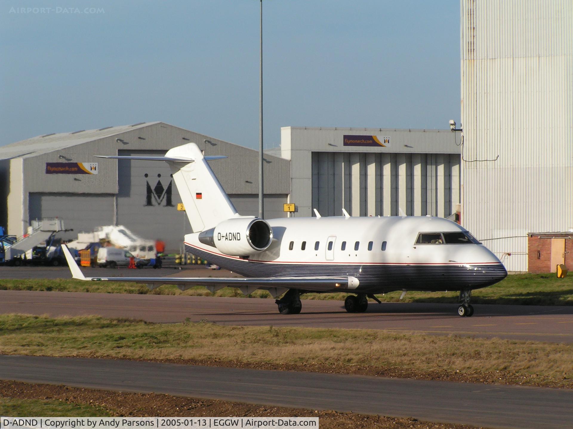 D-ADND, 1998 Bombardier Challenger 604 (CL-600-2B16) C/N 5403, Departing Luton