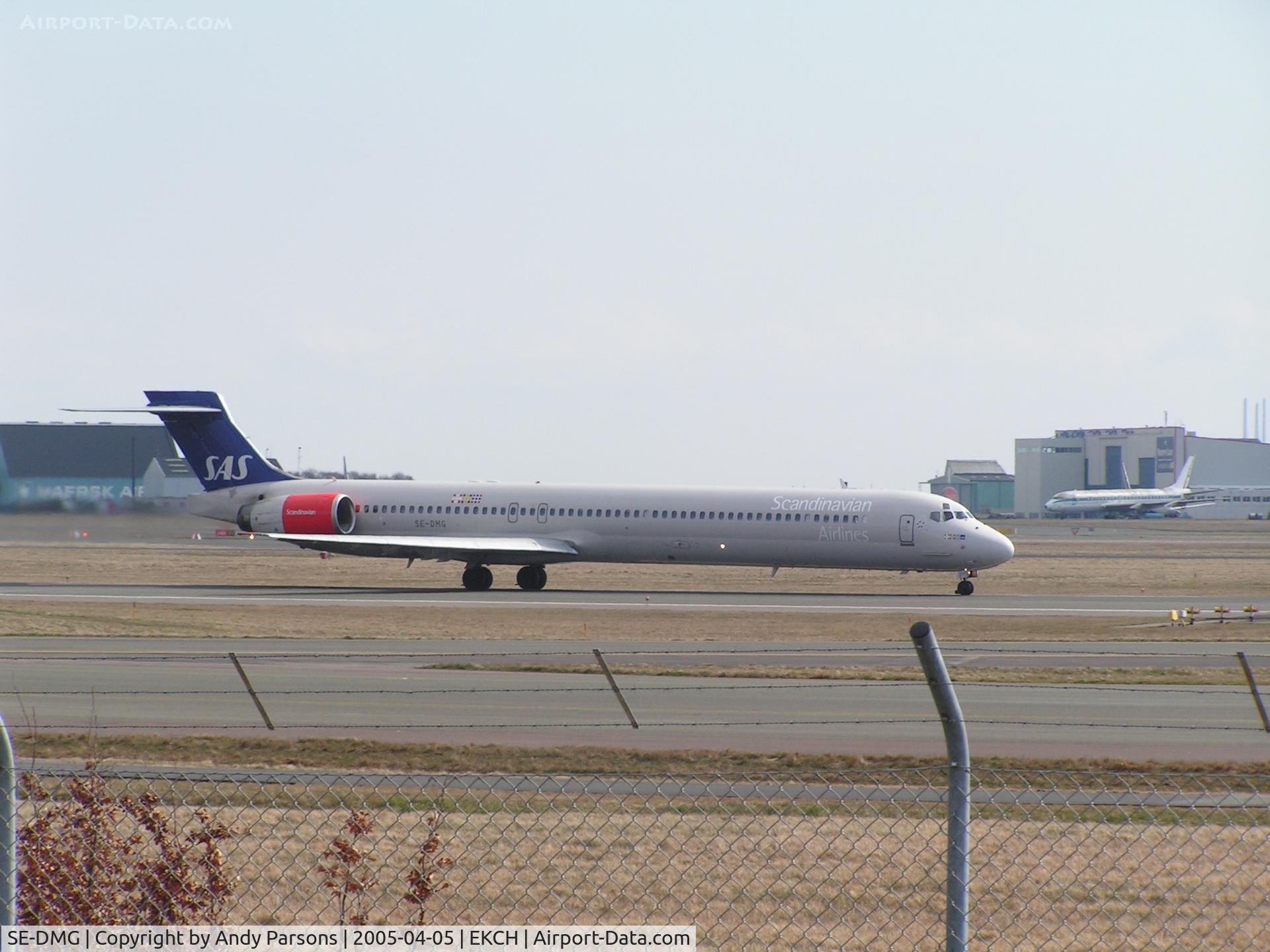 SE-DMG, 1996 McDonnell Douglas MD-90-30 C/N 53461, At Copenhagen
