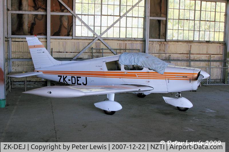 ZK-DEJ, Piper PA-28-140 C/N 28-7225148, Dr A A Graham, Dunedin