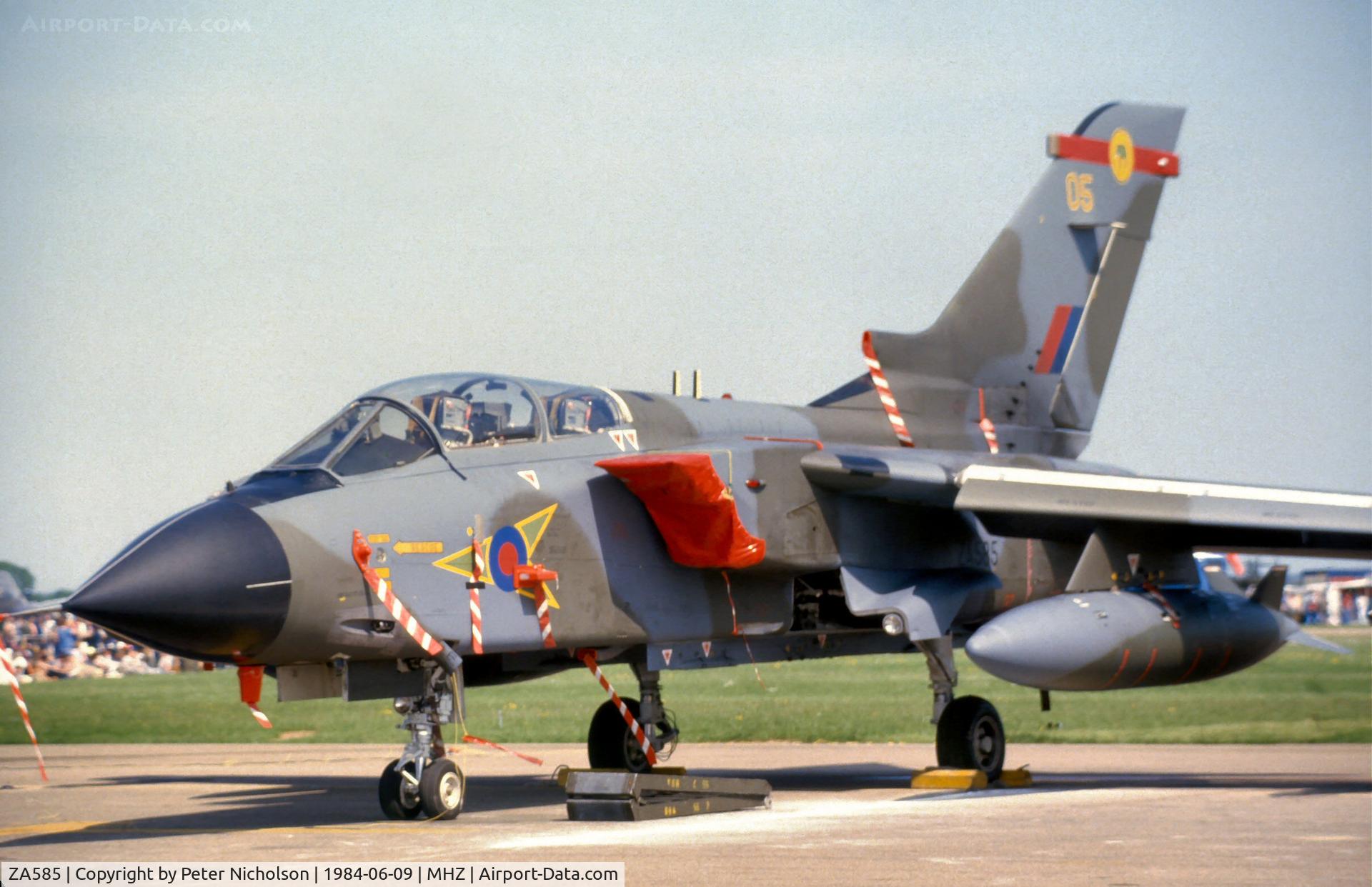 ZA585, 1981 Panavia Tornado GR.1 C/N 091/BS028/3049, Tornado GR.1 of 27 Squadron at the 1984 RAF Mildenhall Air Fete.