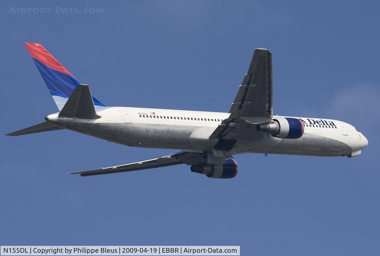N155DL, 1991 Boeing 767-3P6 C/N 25269, Climbing from rwy 02. Gear up, doors moving.
