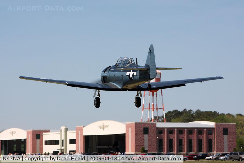N43NA, 1943 North American SNJ-4 Texan C/N 88-11798, 1943 North American SNJ-4 N43NA landing on RWY 29.