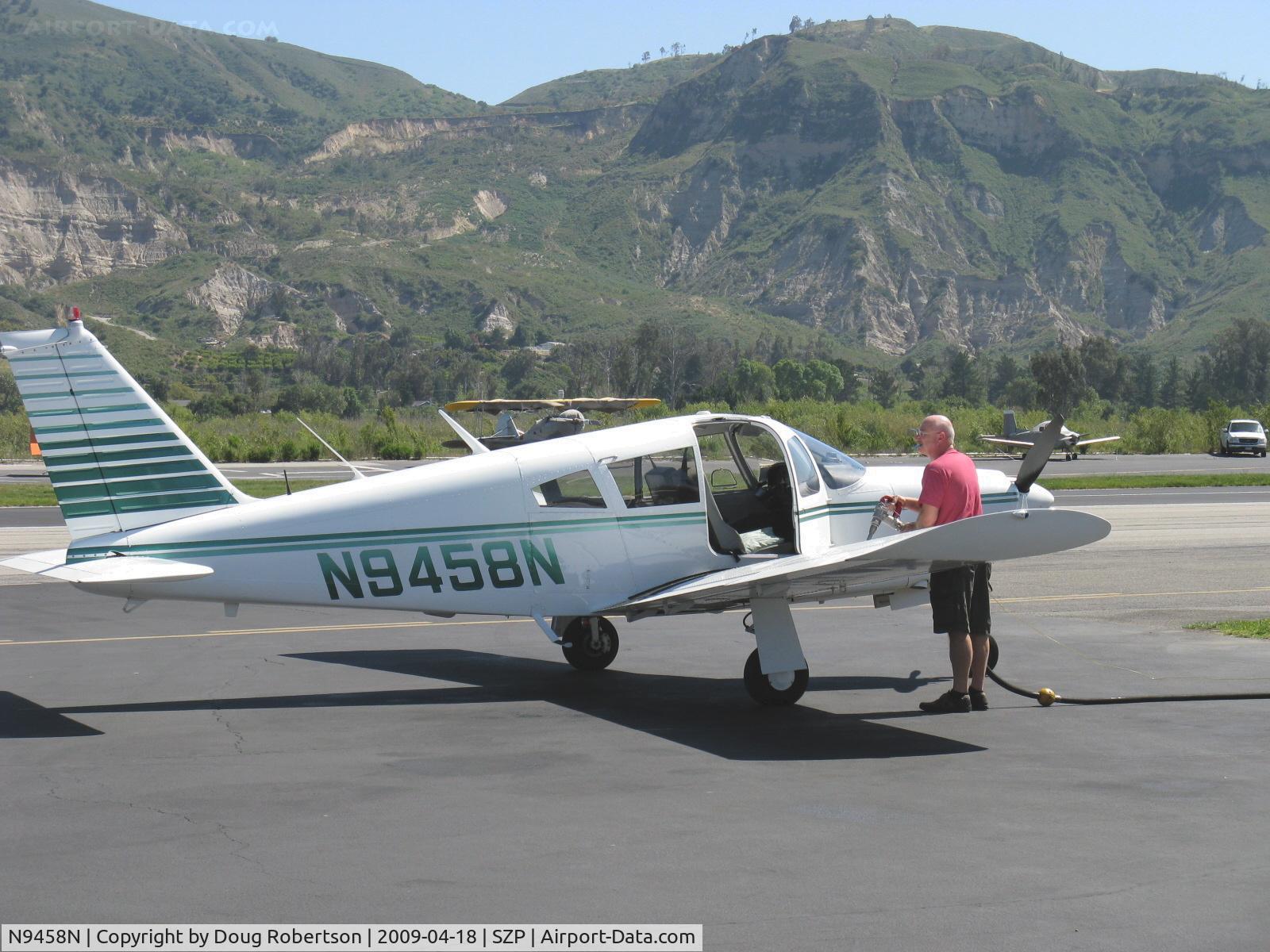 N9458N, 1969 Piper PA-28R-200 Arrow C/N 28R-35174, 1969 Piper PA-28R-200 ARROW 200, Lycoming IO-360-B1E 200 Hp, refueling
