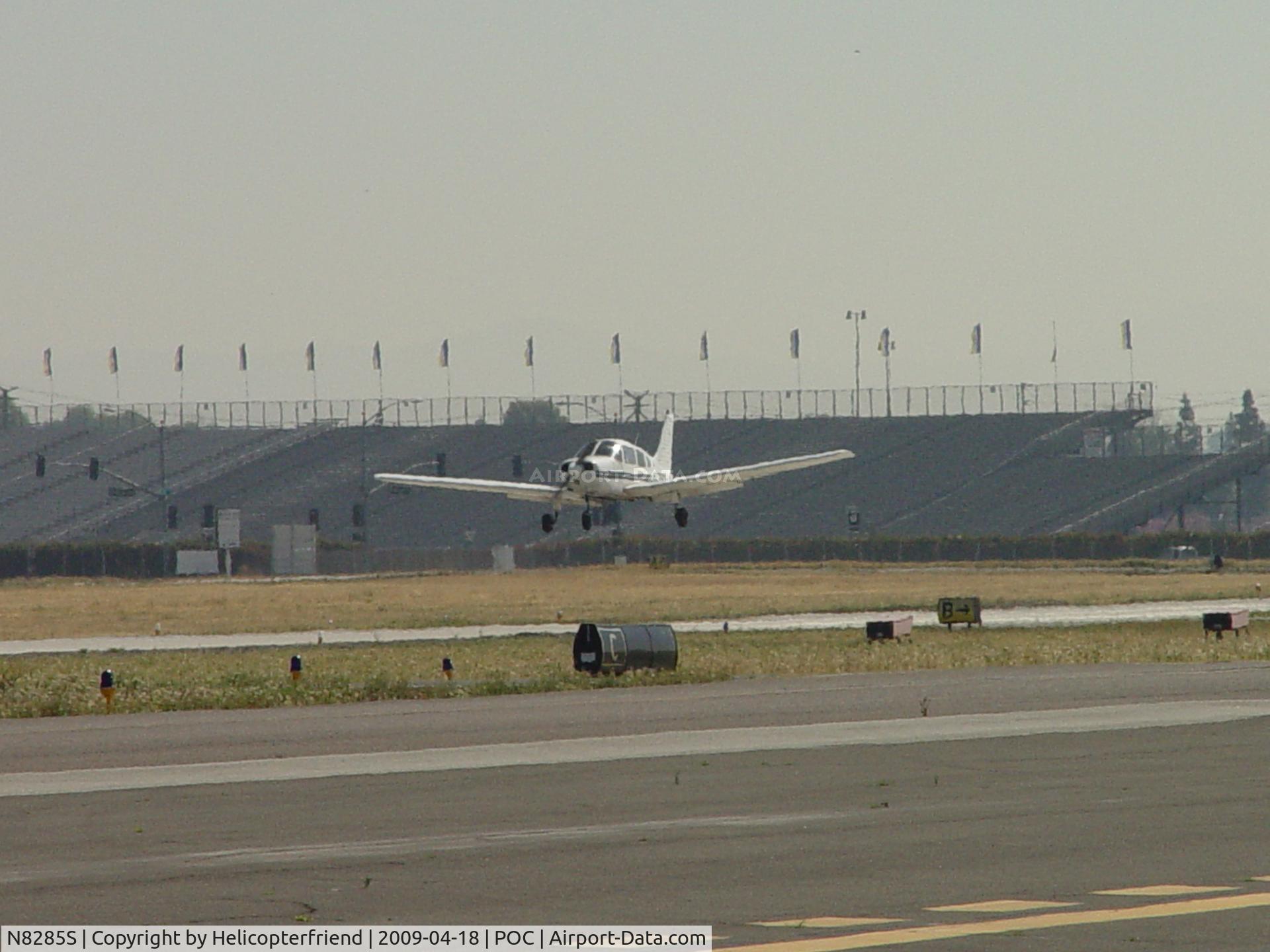 N8285S, 1965 Cessna 150F C/N 15061885, Almost down on 26L