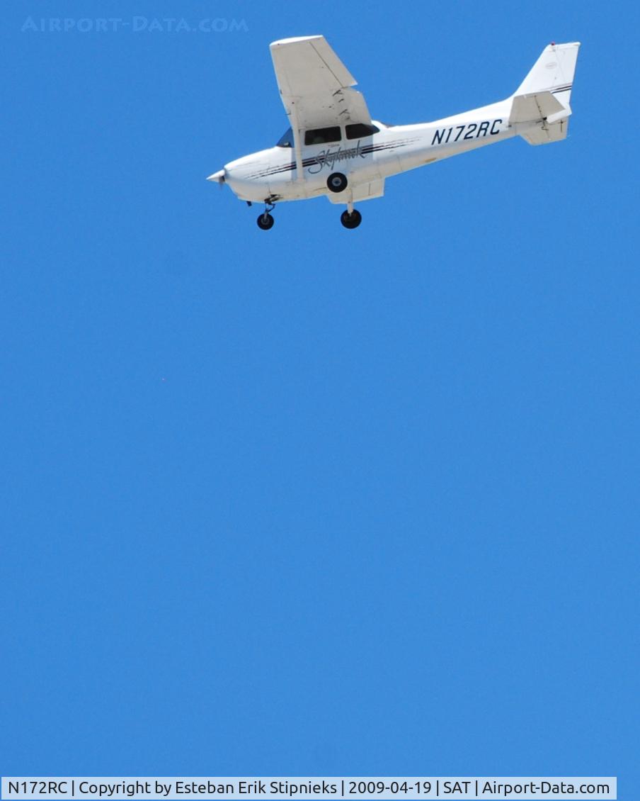 N172RC, 1997 Cessna 172R C/N 17280204, use of flaps can steepen approach 30R SAT