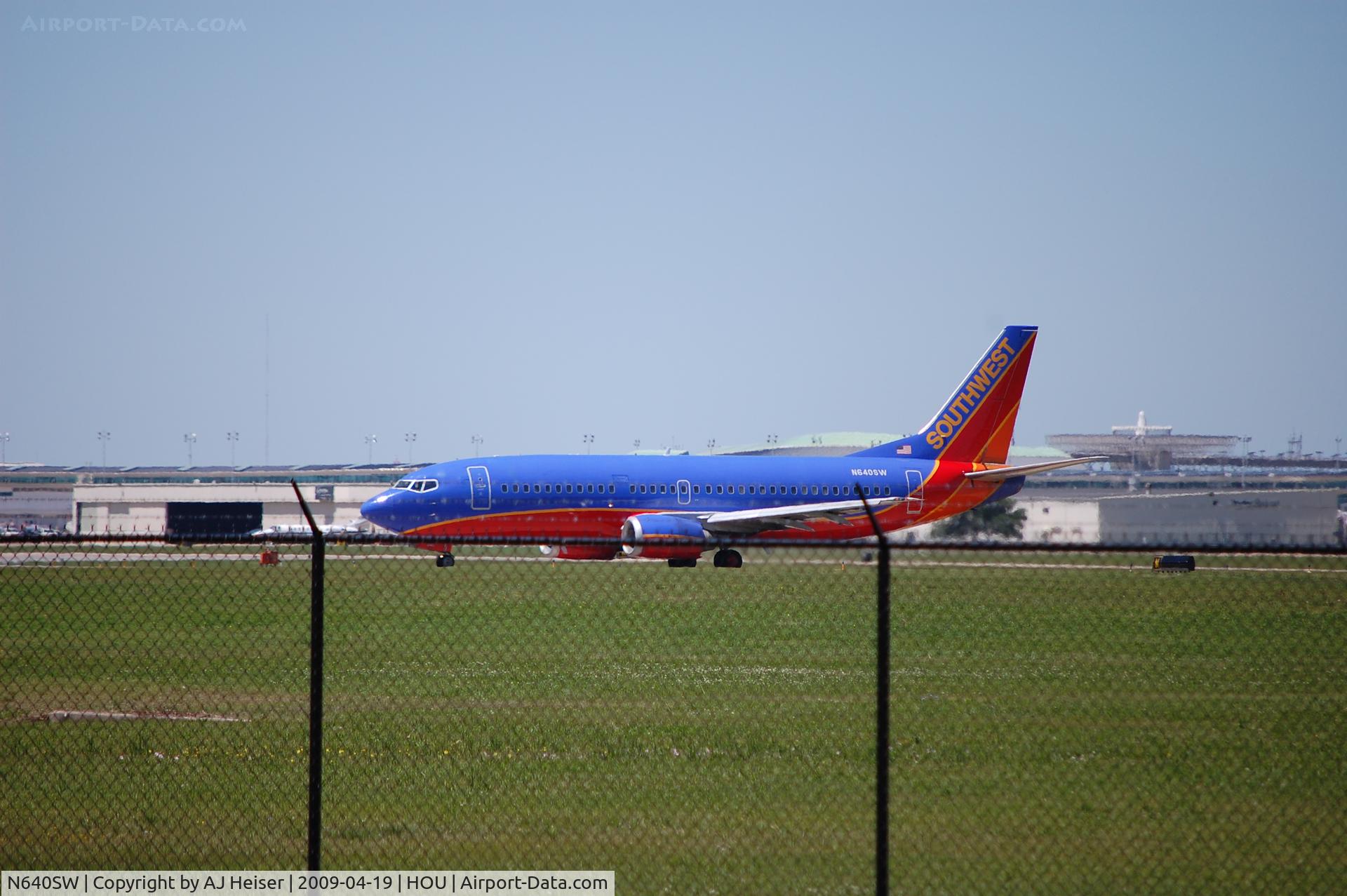 N640SW, 1996 Boeing 737-3H4 C/N 27713, N640SW holding short rwy 30L at KHOU