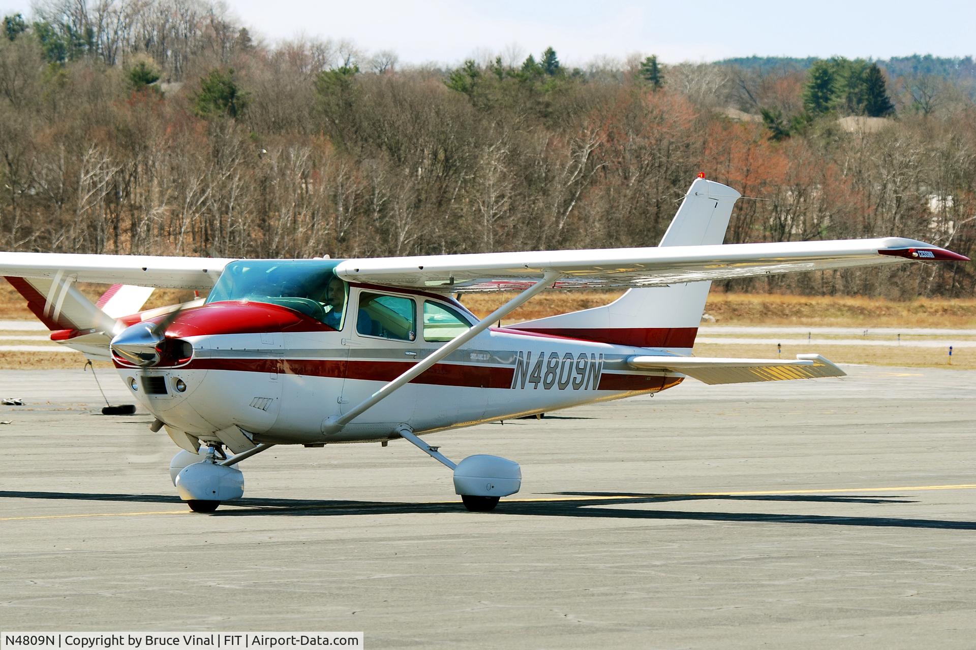 N4809N, 1979 Cessna 182Q Skylane C/N 18267383, Fitchburg Mun. Airport