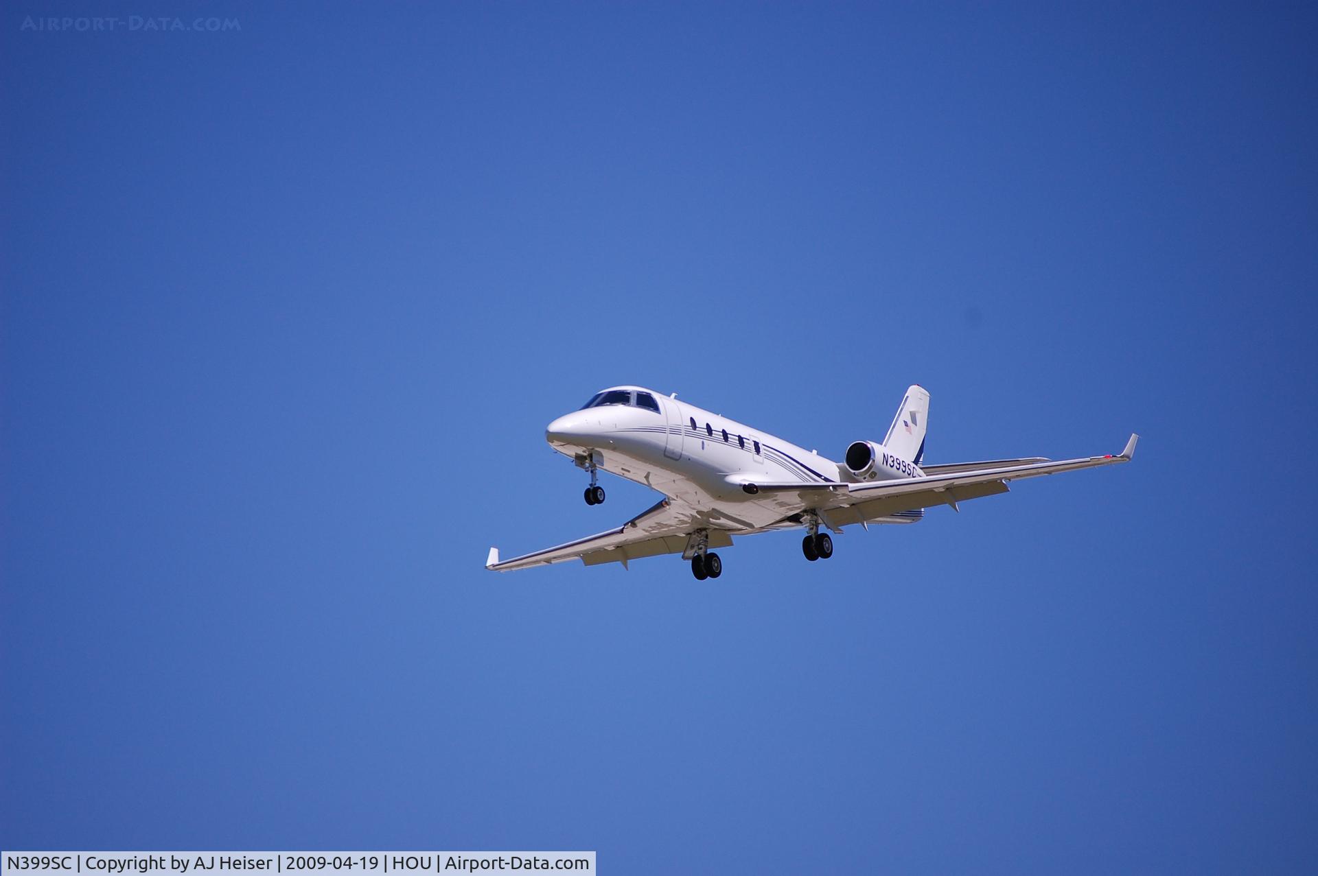 N399SC, Israel Aerospace Industries Gulfstream G150 C/N 272, N399SC landing rwy 30L at KHOU