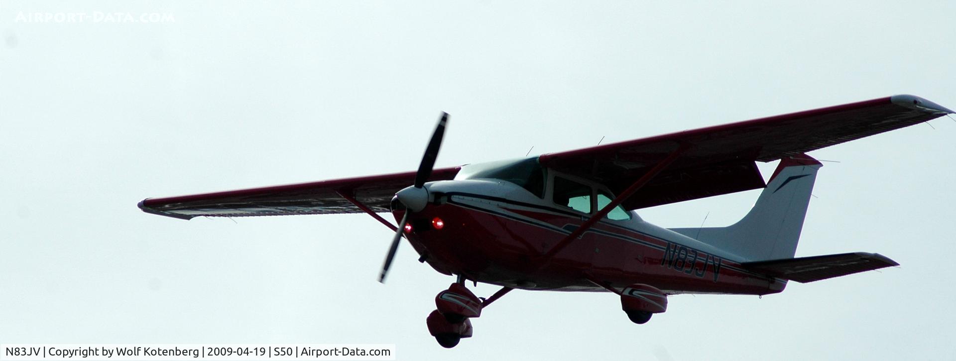 N83JV, 1983 Cessna 182R Skylane C/N 18268329, on final