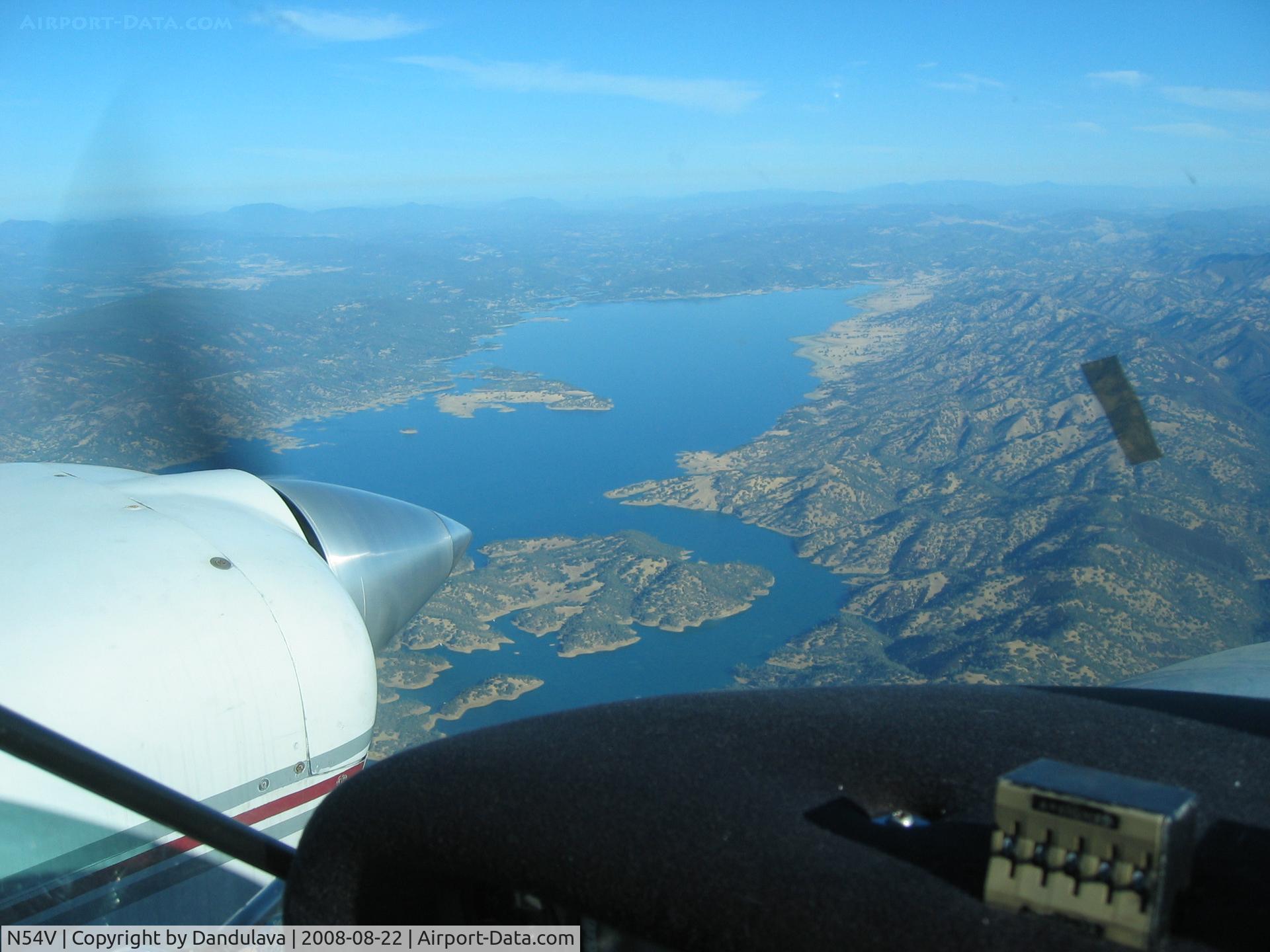 N54V, 1980 Beech 76 Duchess C/N ME-313, Over the Lake Bereyessa, Ca