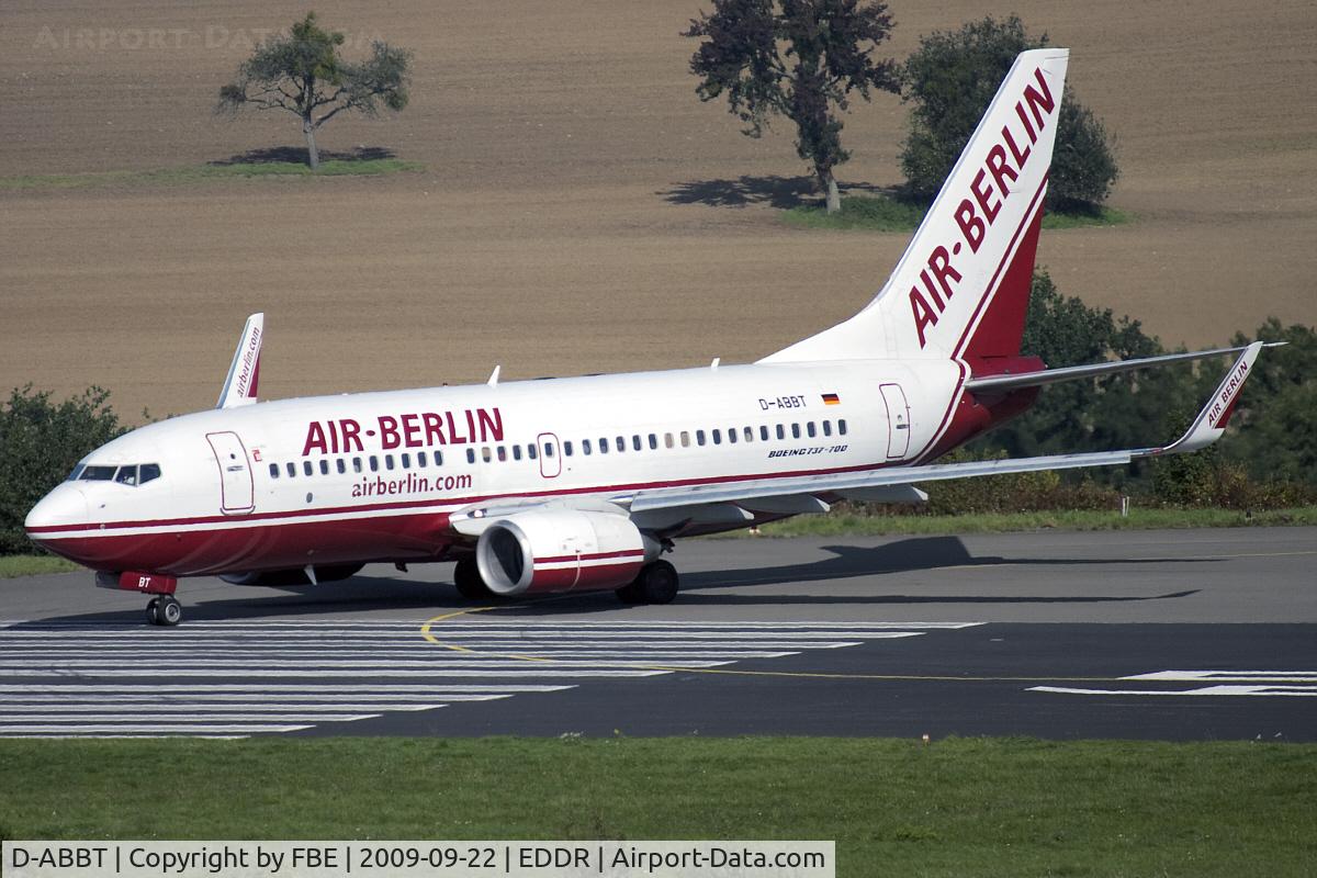 D-ABBT, 2001 Boeing 737-76N C/N 32582, lining up RW09
