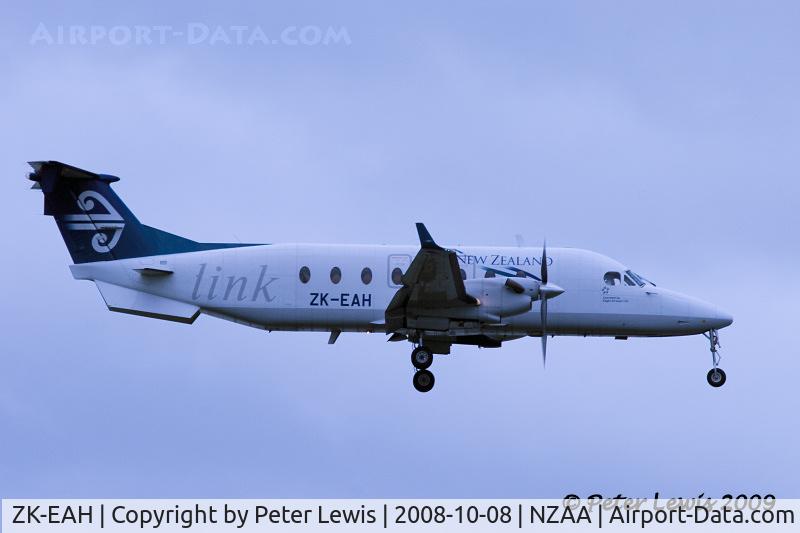 ZK-EAH, 2002 Raytheon 1900D C/N UE-431, Eagle Airways Ltd., Hamilton