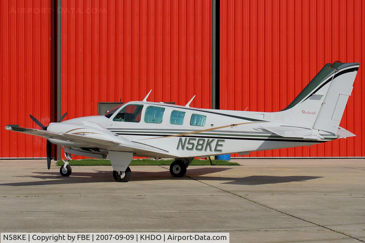 N58KE, 1978 Beech 58 Baron C/N TH-921, fresh painted Beech 58