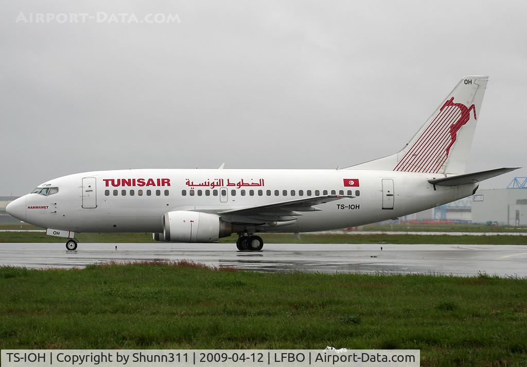 TS-IOH, 1993 Boeing 737-5H3 C/N 26640, Taxiing to the terminal...