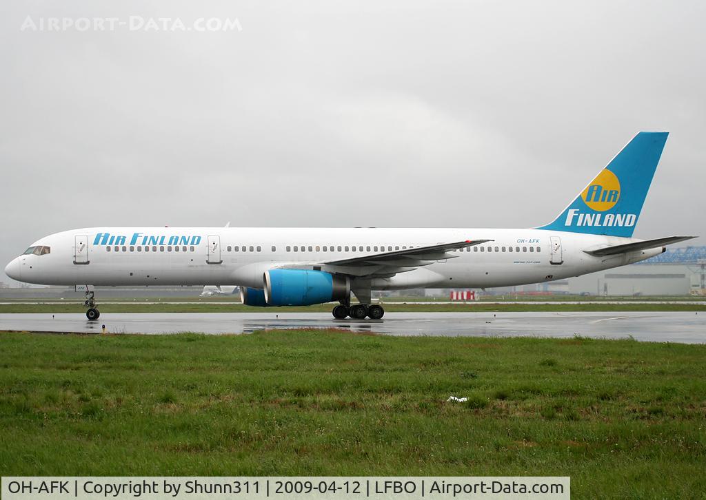 OH-AFK, 1993 Boeing 757-28A C/N 25622, Taxiing to the terminal... Flight for Air Mediterranee...