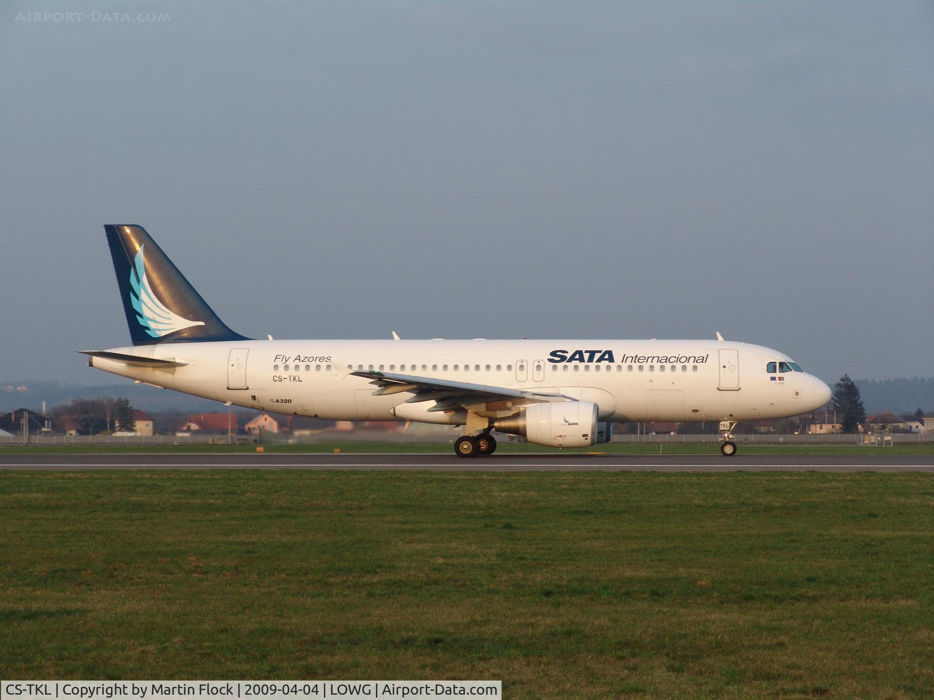 CS-TKL, 2005 Airbus A320-214 C/N 2425, .
