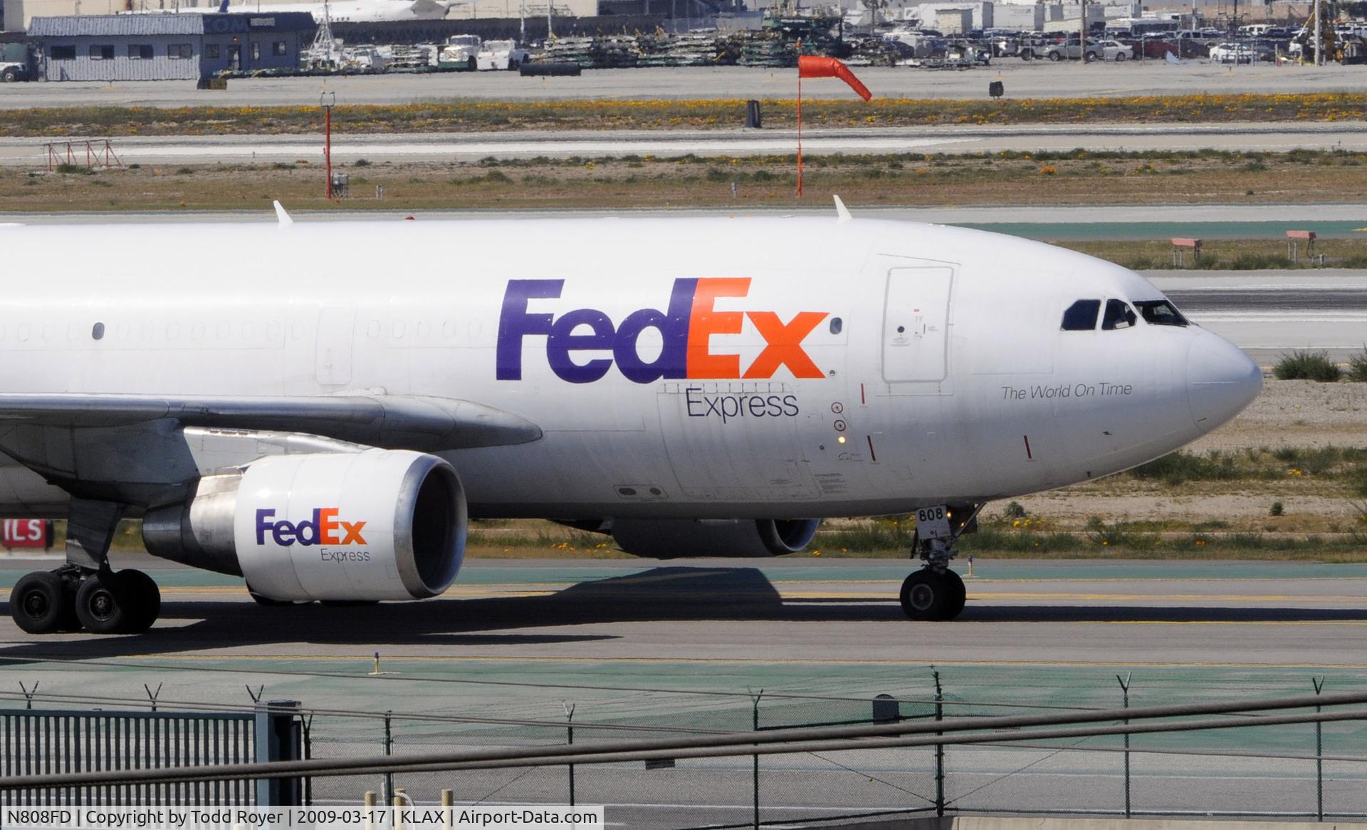 N808FD, 1987 Airbus A310-324 C/N 439, Taxi to gate