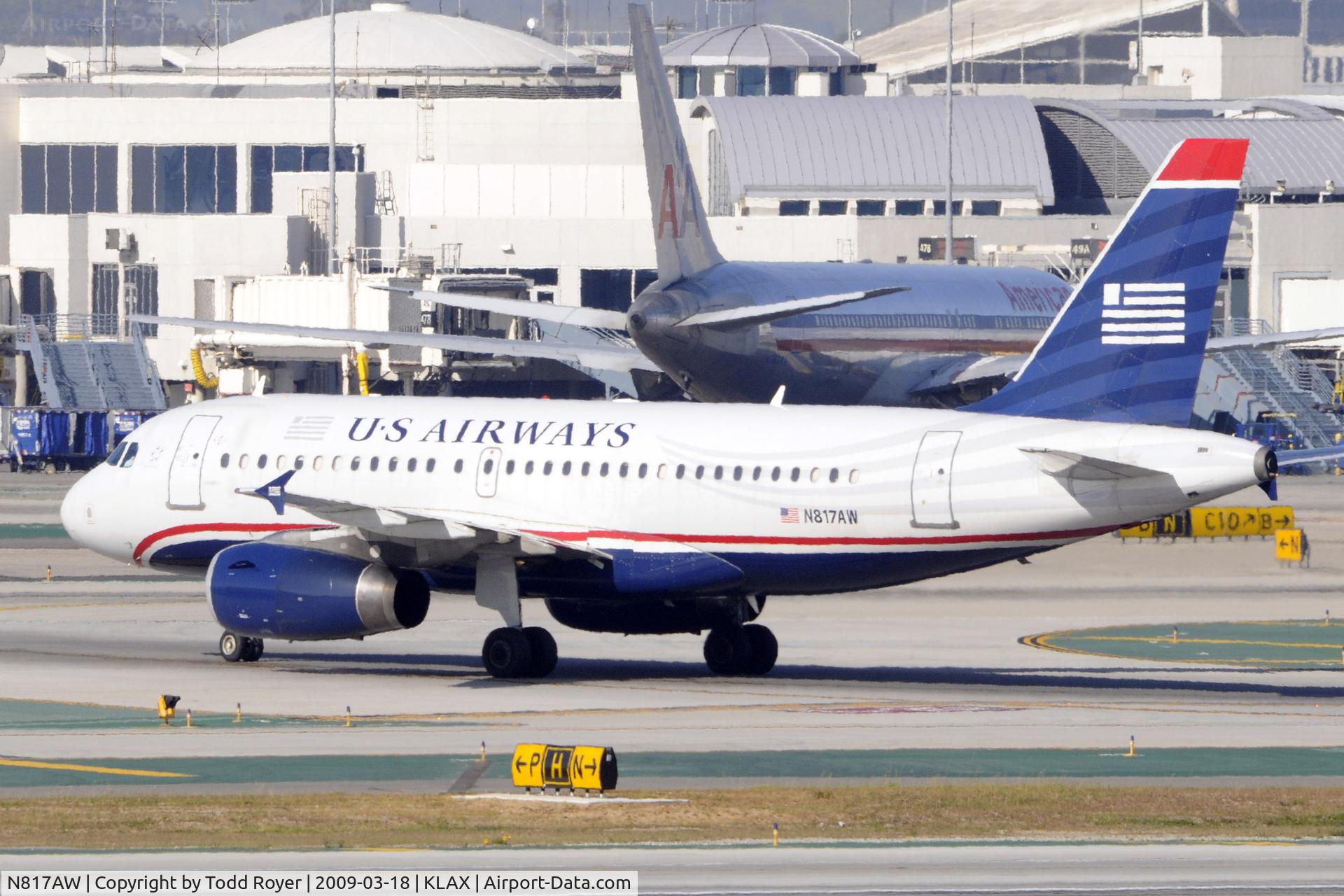 N817AW, 2000 Airbus A319-132 C/N 1373, Taxi to gate