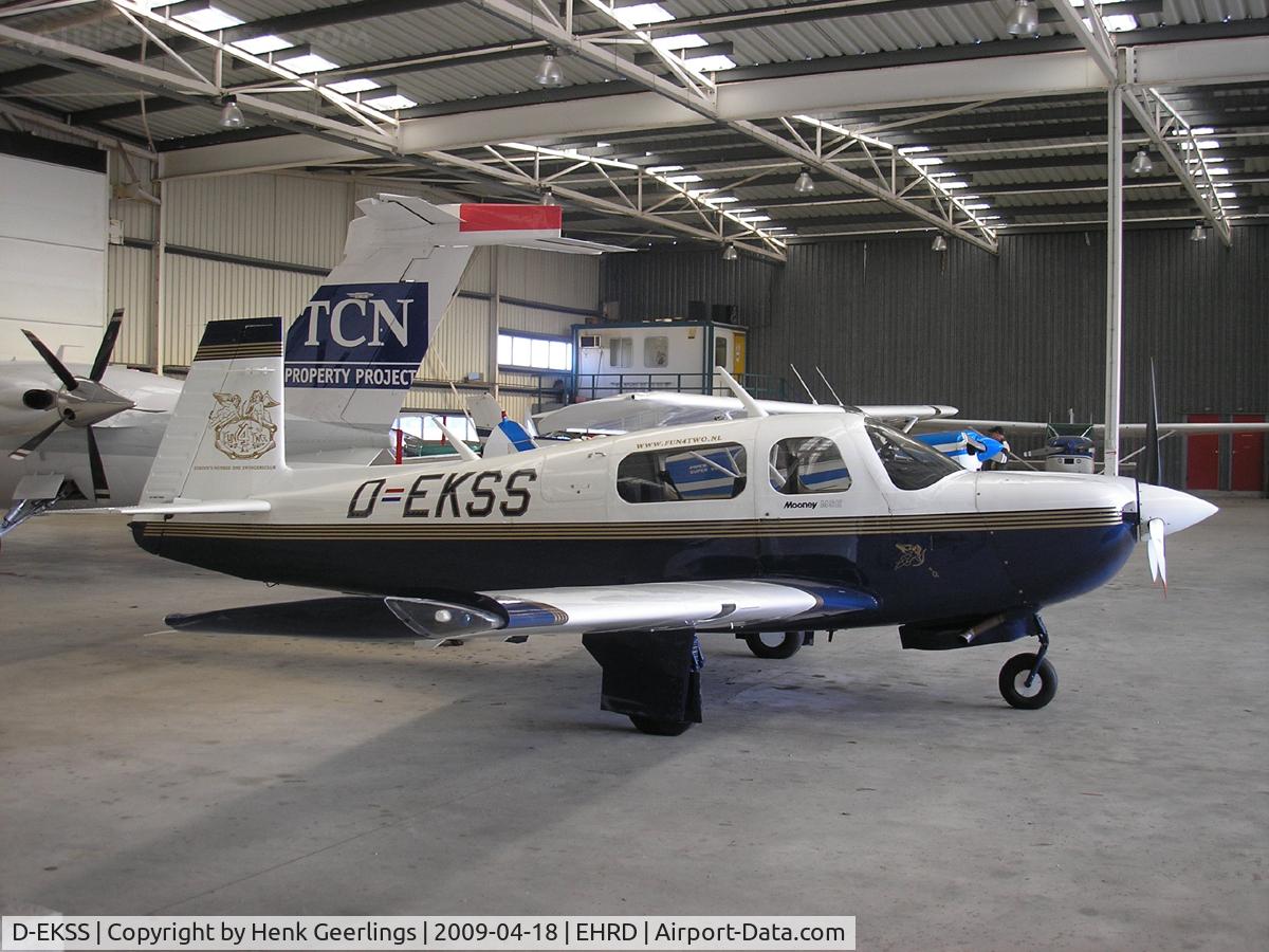 D-EKSS, Mooney M20J 201 C/N 24-3278, c/s Fun 4 Two,  Swingers club