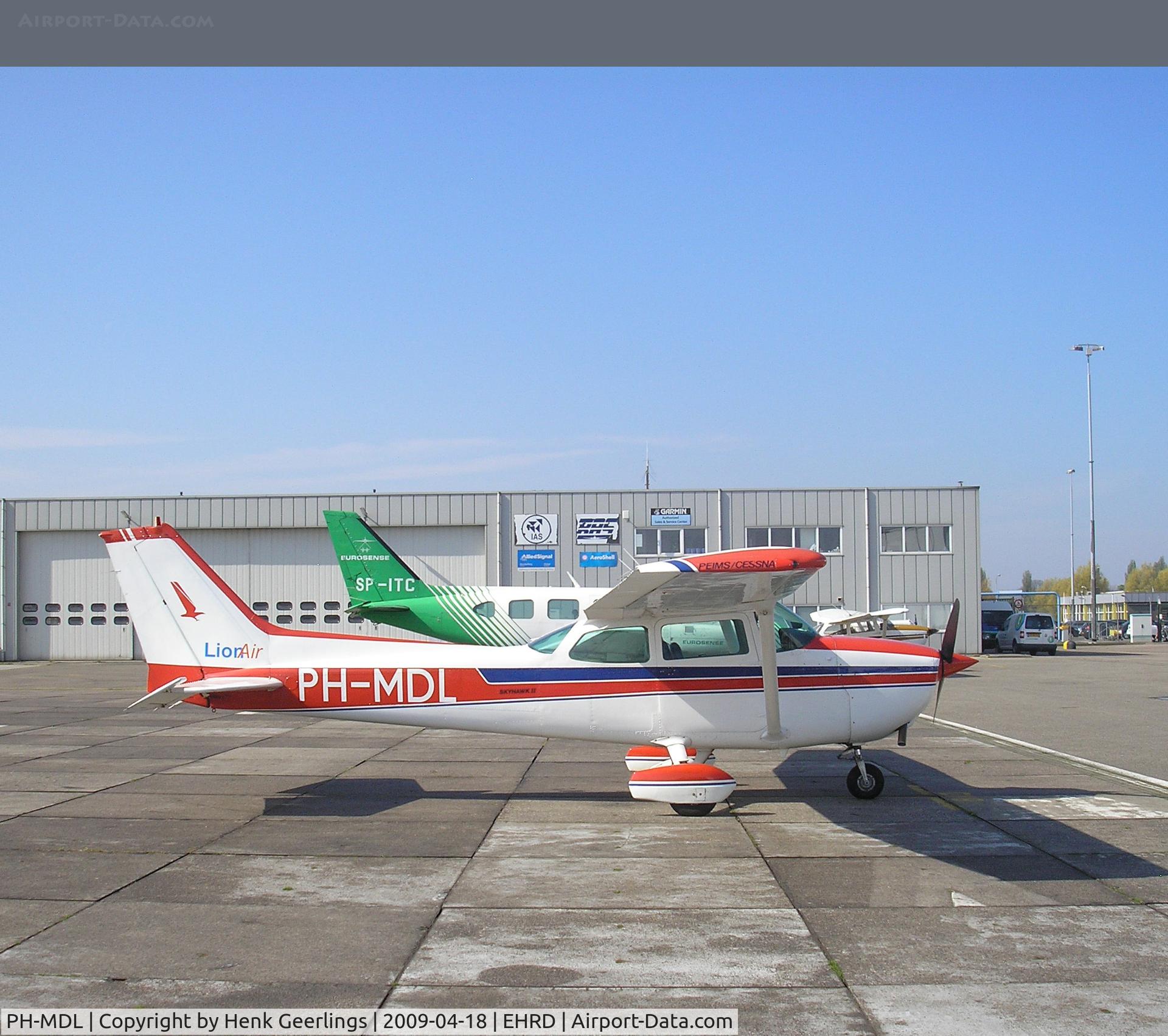 PH-MDL, 1980 Cessna 172N C/N F17202024, Lion Air , Rotterdam Airport