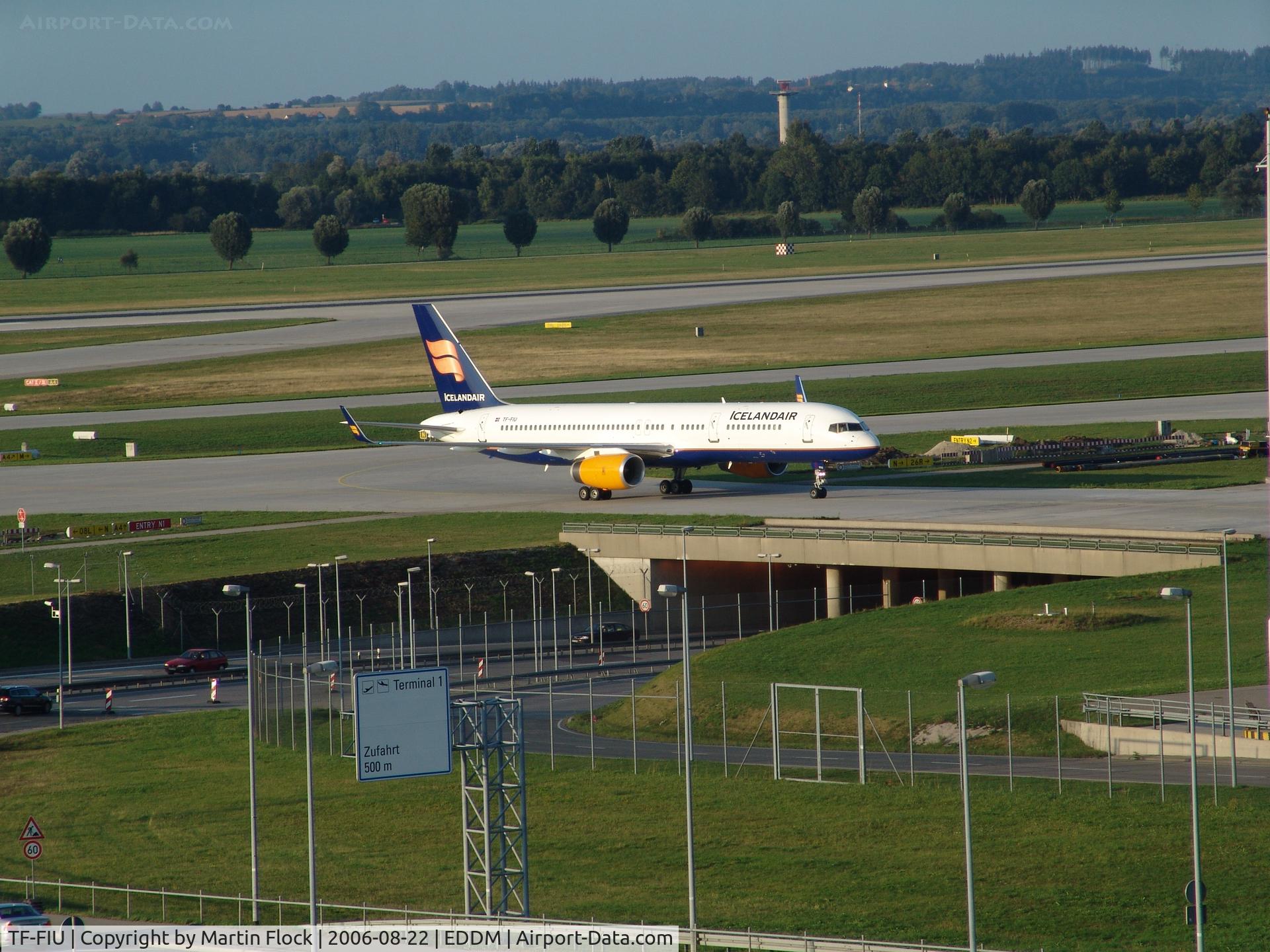 TF-FIU, 1994 Boeing 757-256 C/N 26243, .