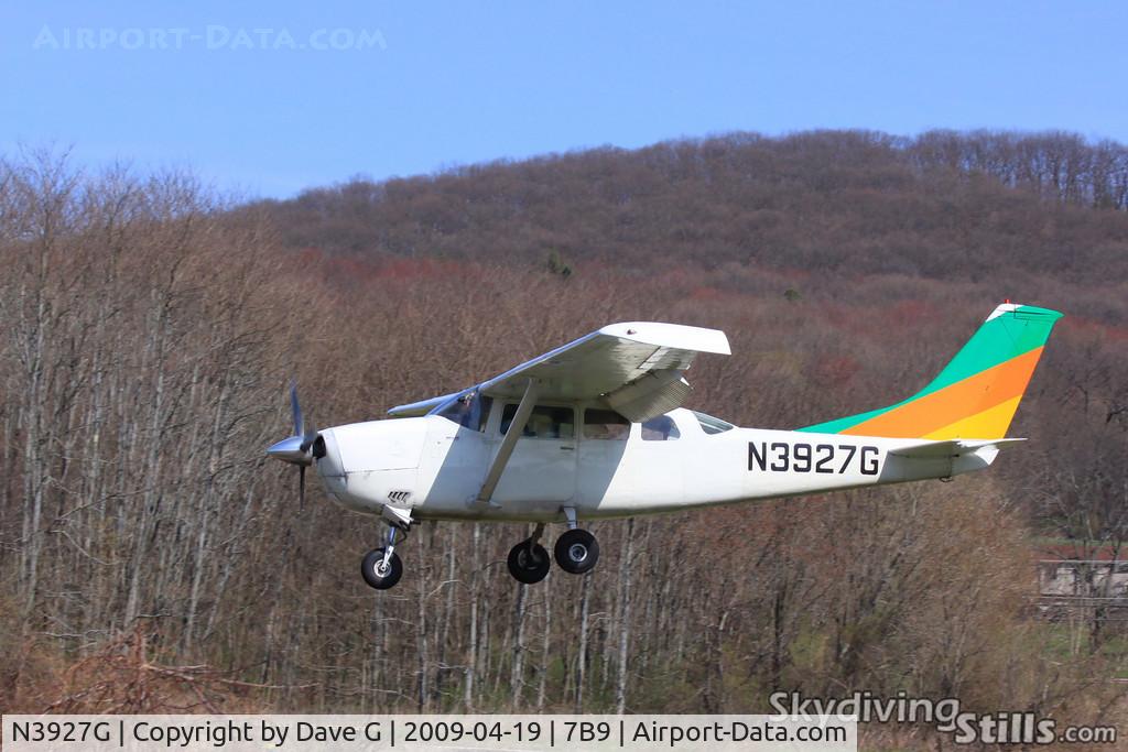 N3927G, 1967 Cessna U206C Super Skywagon C/N U206-0927, 27G with a new paint job (not quite finished yet) on final at Ellington, CT