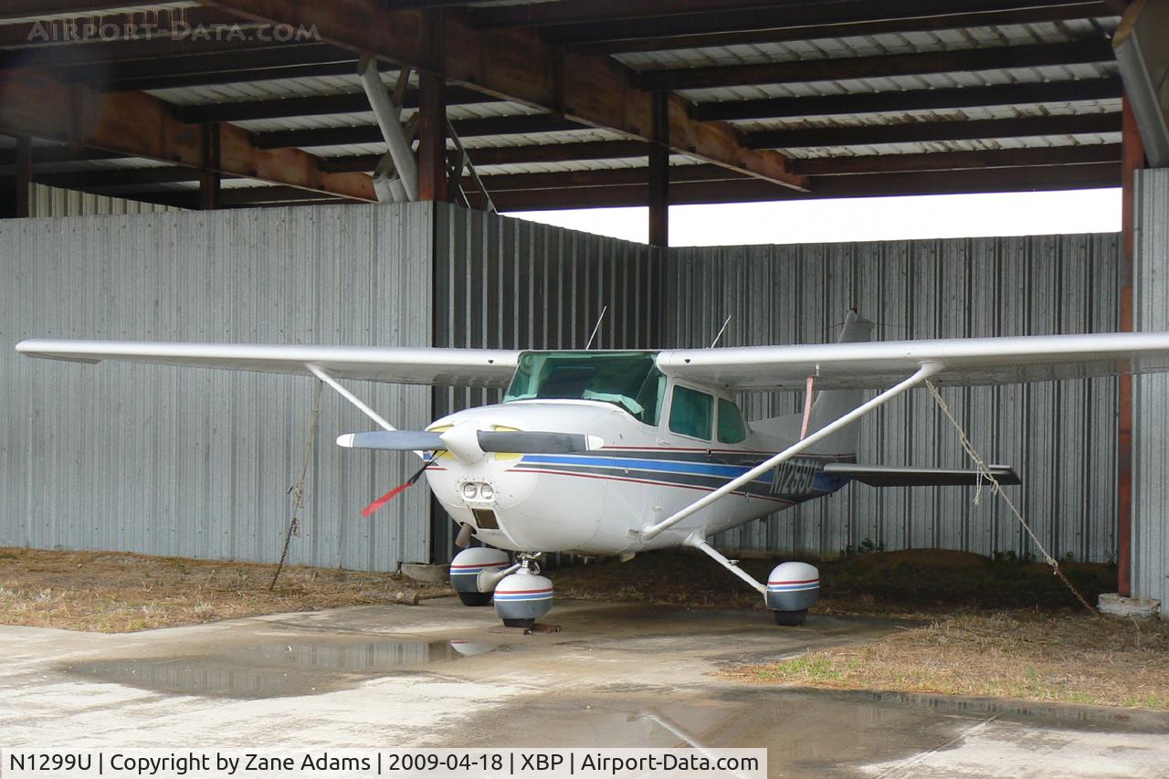 N1299U, 1976 Cessna 172M C/N 17266993, At Bridgeport Municipal Airport