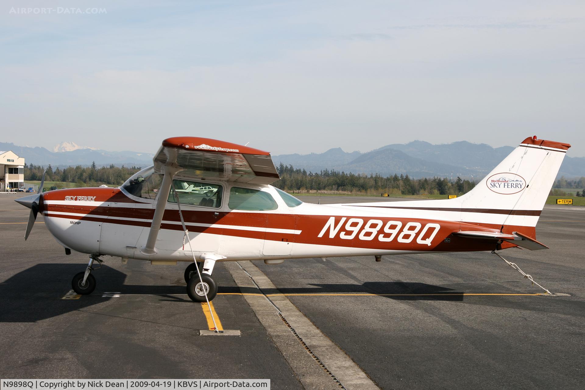N9898Q, 1975 Cessna 172M C/N 17265842, KBVS