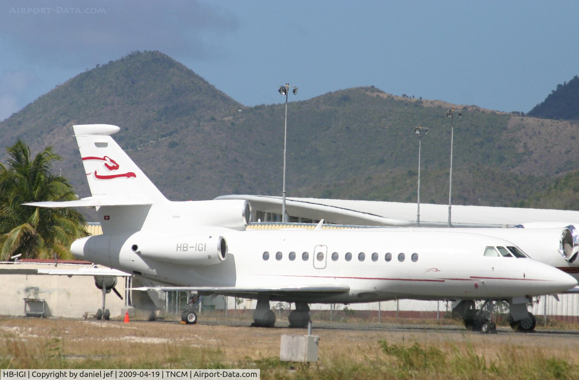 HB-IGI, Dassault Falcon 900EX C/N 83, park at the cargo ramp
