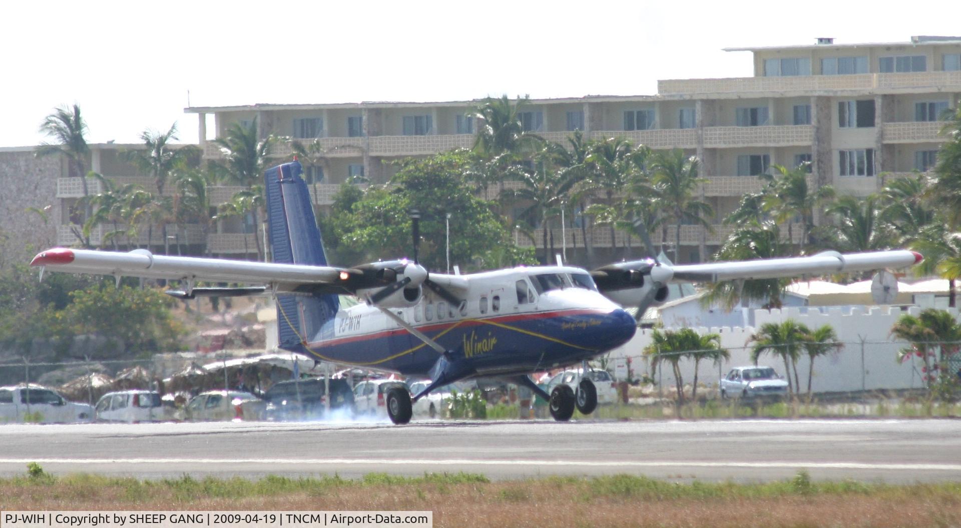 PJ-WIH, 1981 De Havilland Canada DHC-6-300 Twin Otter C/N 766, Landing 10